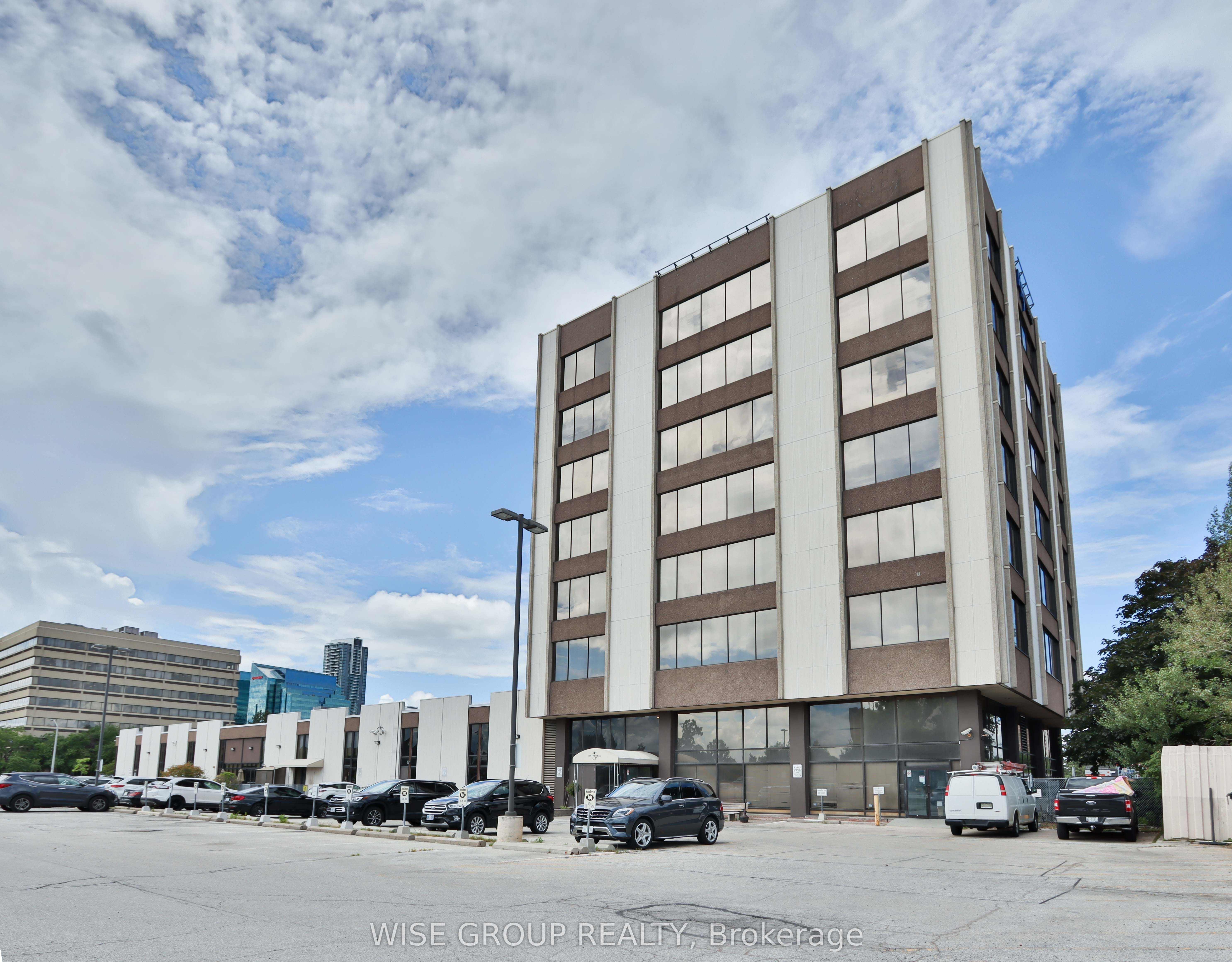 2450 Victoria Park Avenue 601 Property Photo 3