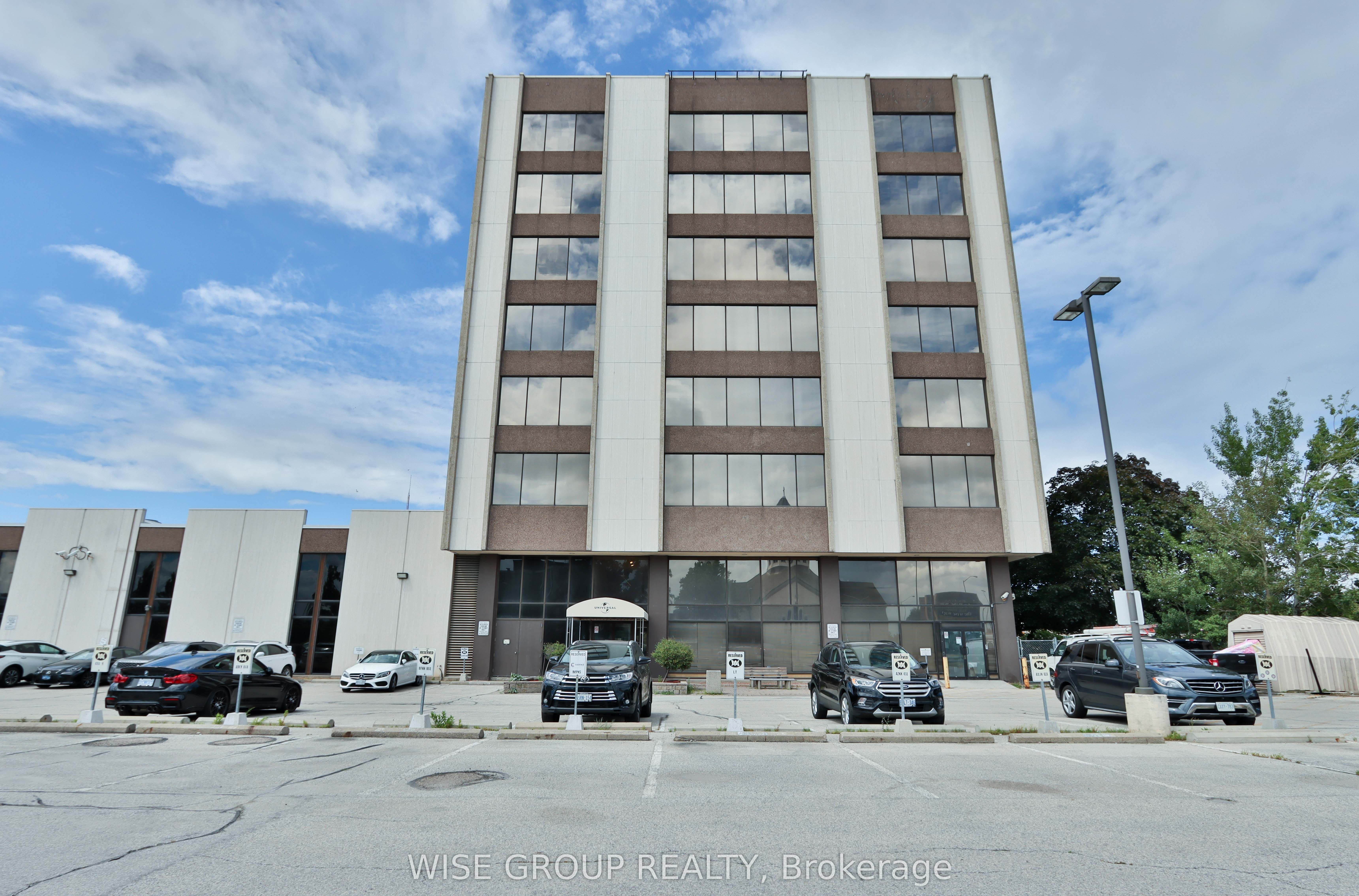 2450 Victoria Park Avenue 601 Property Photo 4