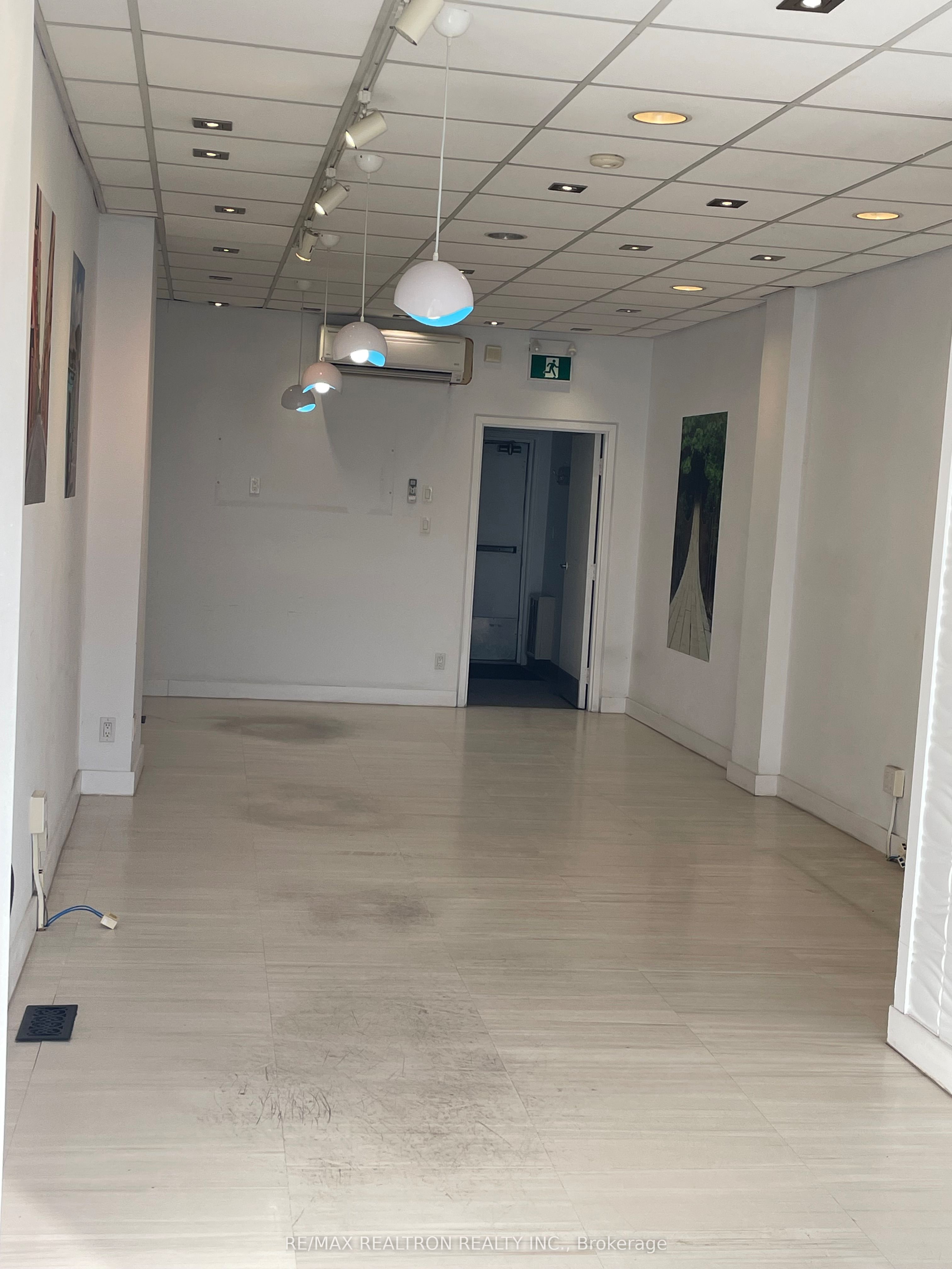 3329 Yonge Street Property Photo 1