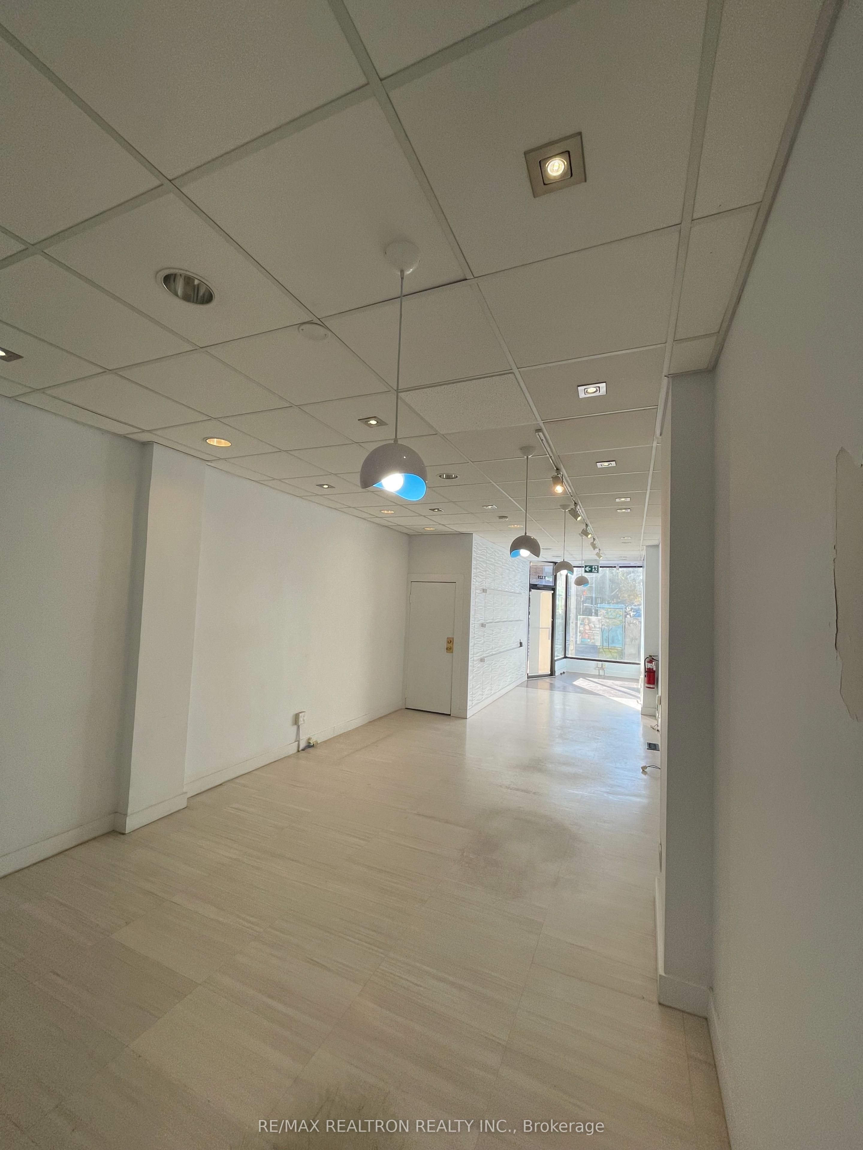 3329 Yonge Street Property Photo 2