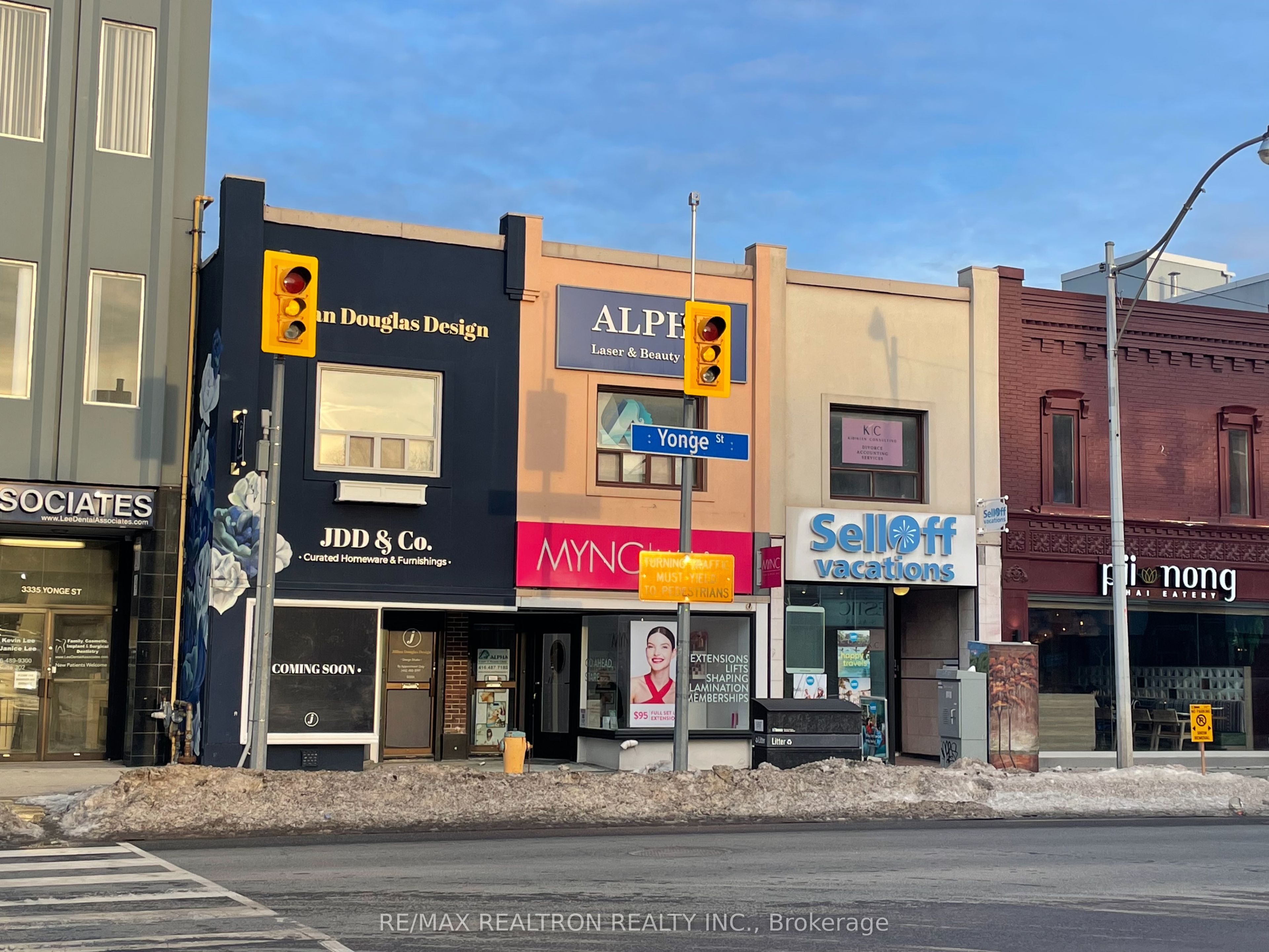 3329 Yonge Street Property Photo 5