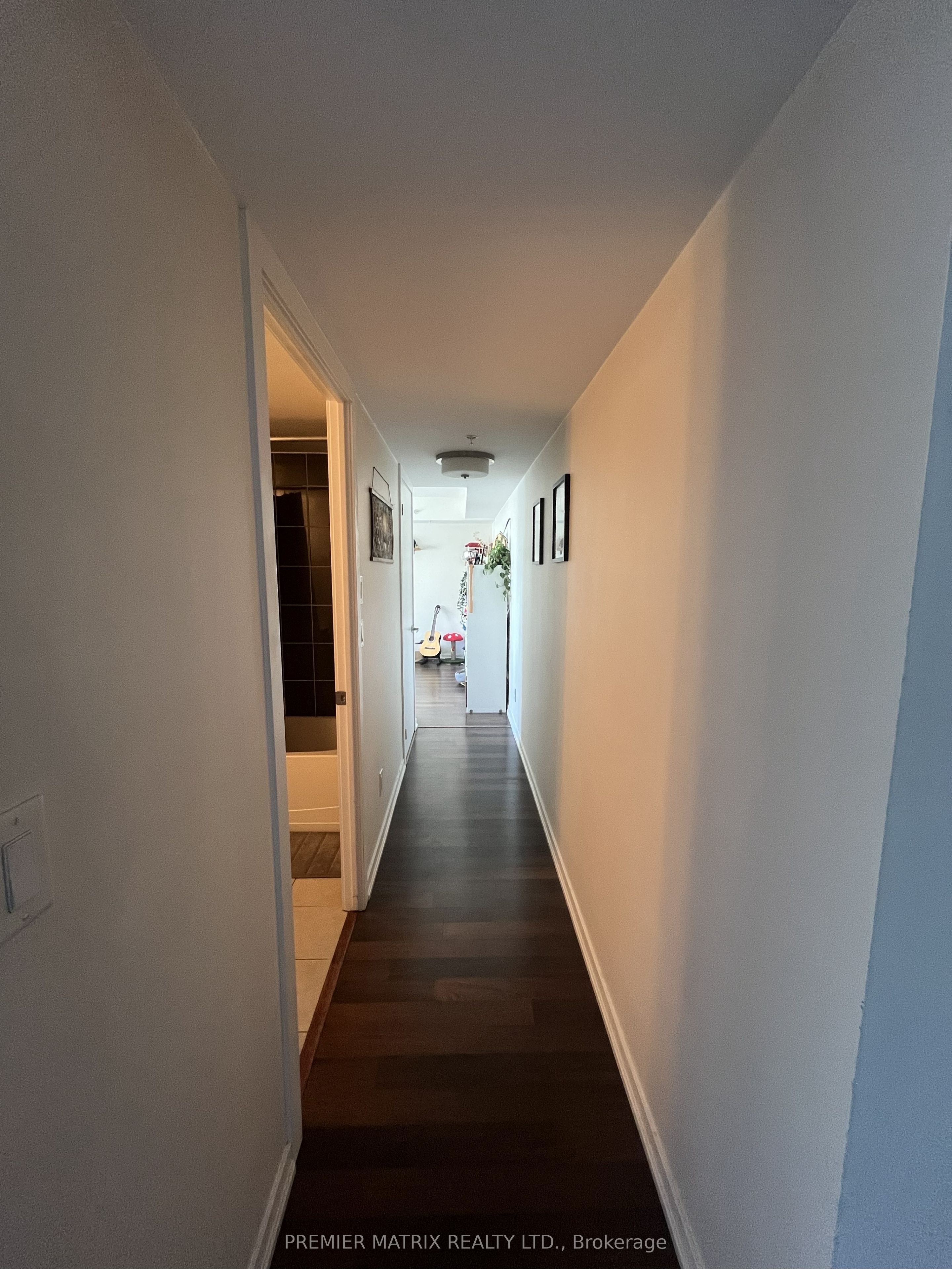 20 Joe Shuster Way 1212 Property Photo 3