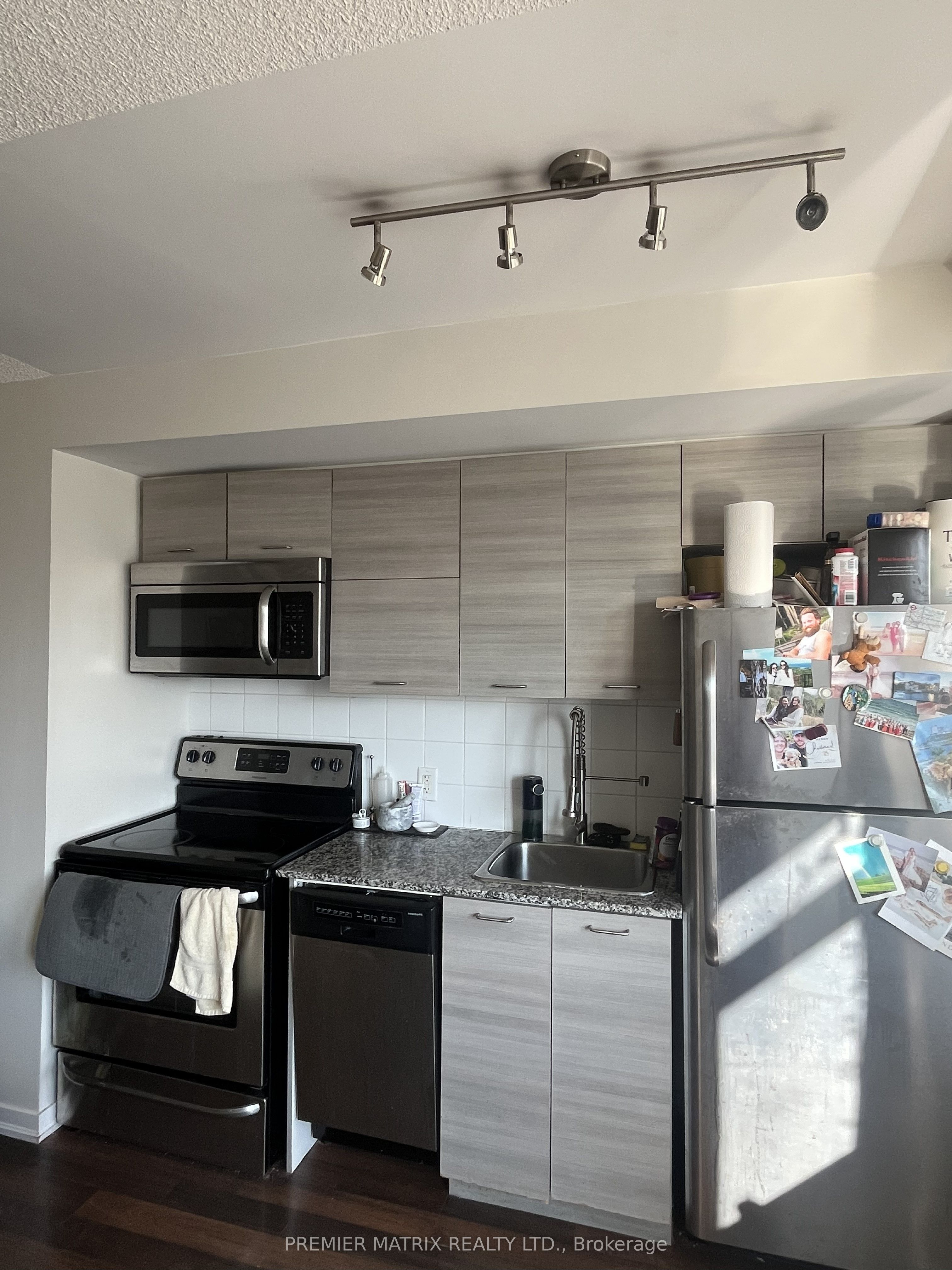 20 Joe Shuster Way 1212 Property Photo 4