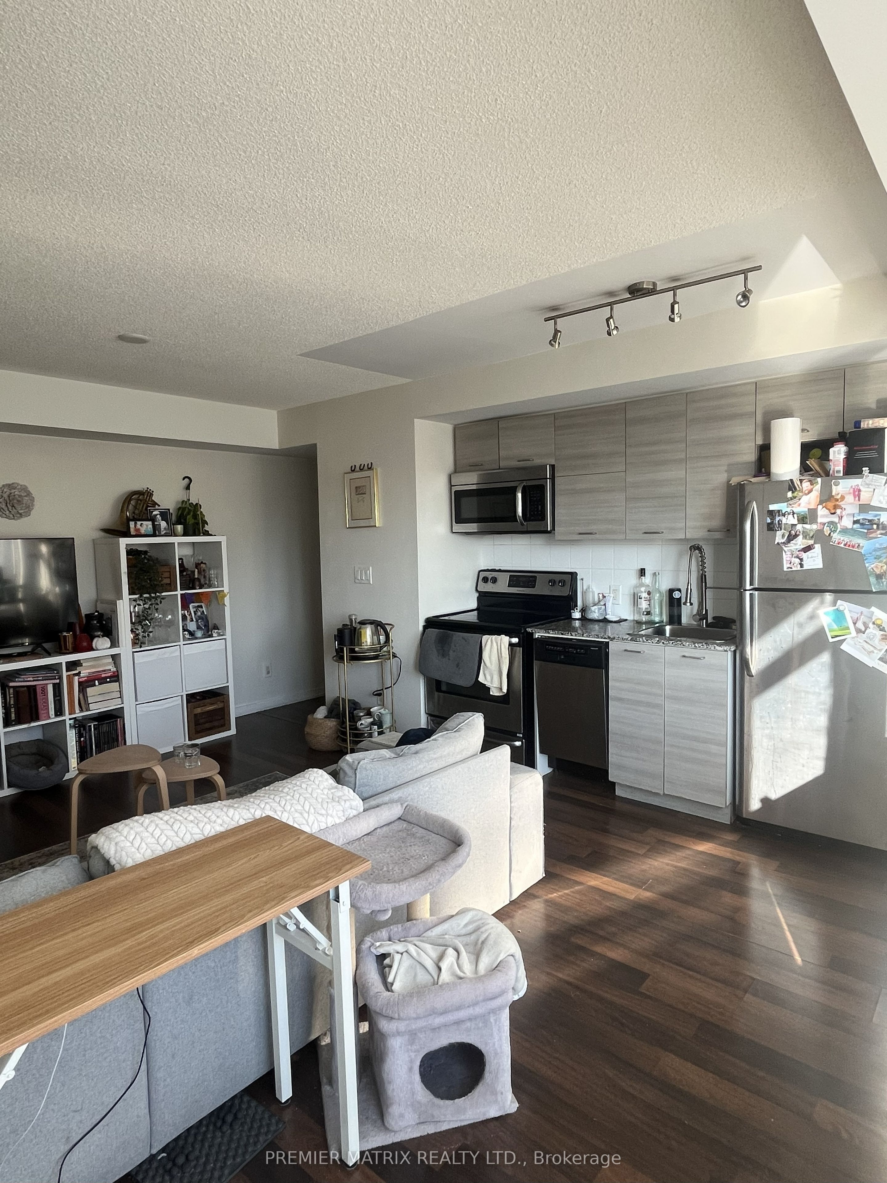 20 Joe Shuster Way 1212 Property Photo 5