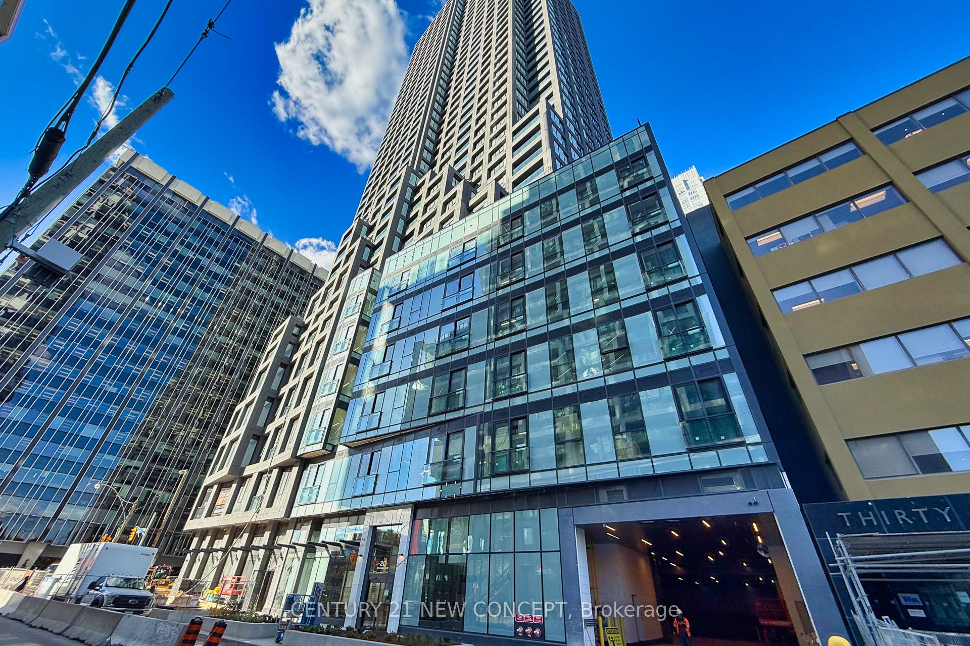 20 Soudan Avenue N 1706 Property Photo 1