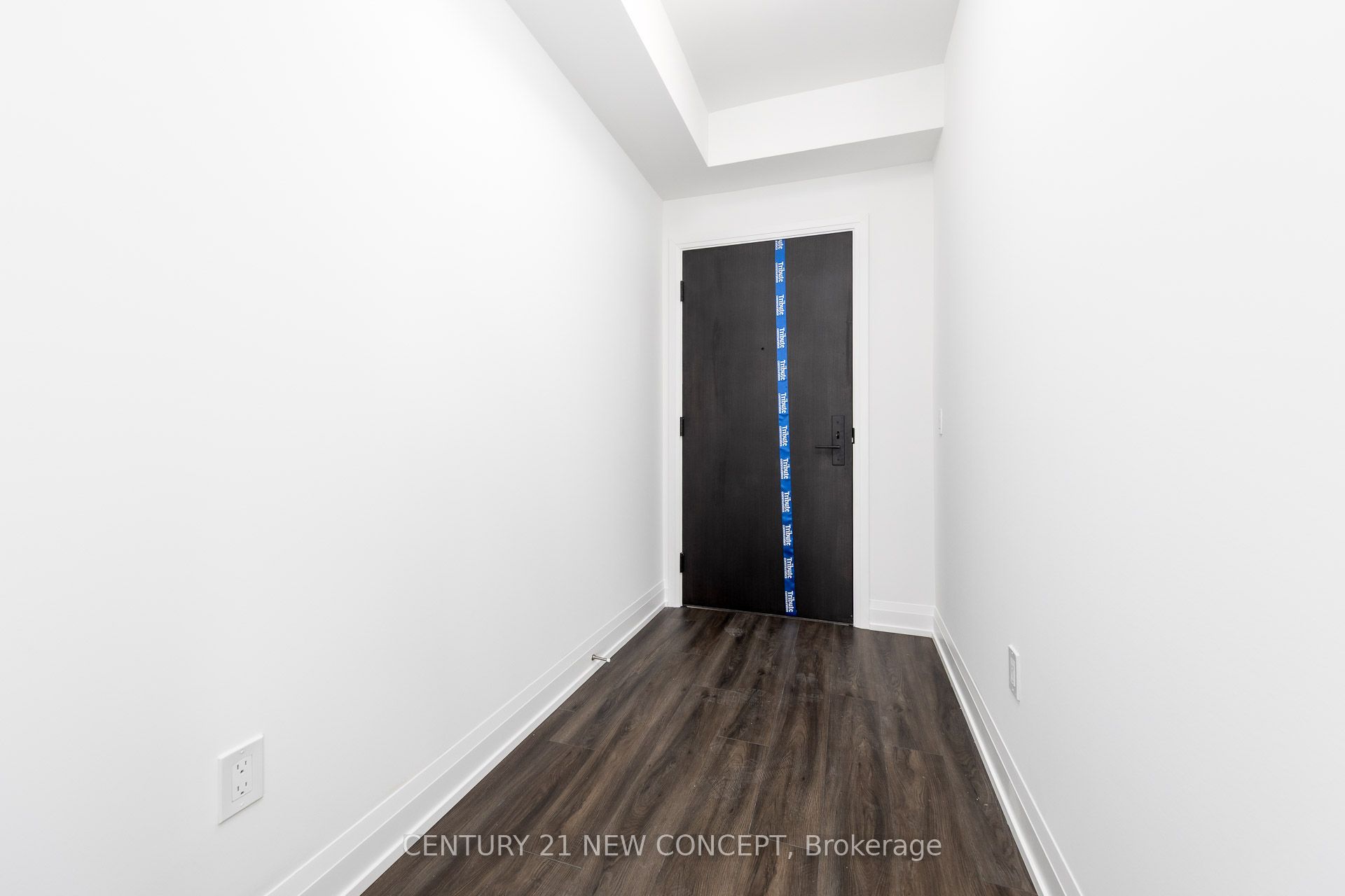 20 Soudan Avenue N 1706 Property Photo 2