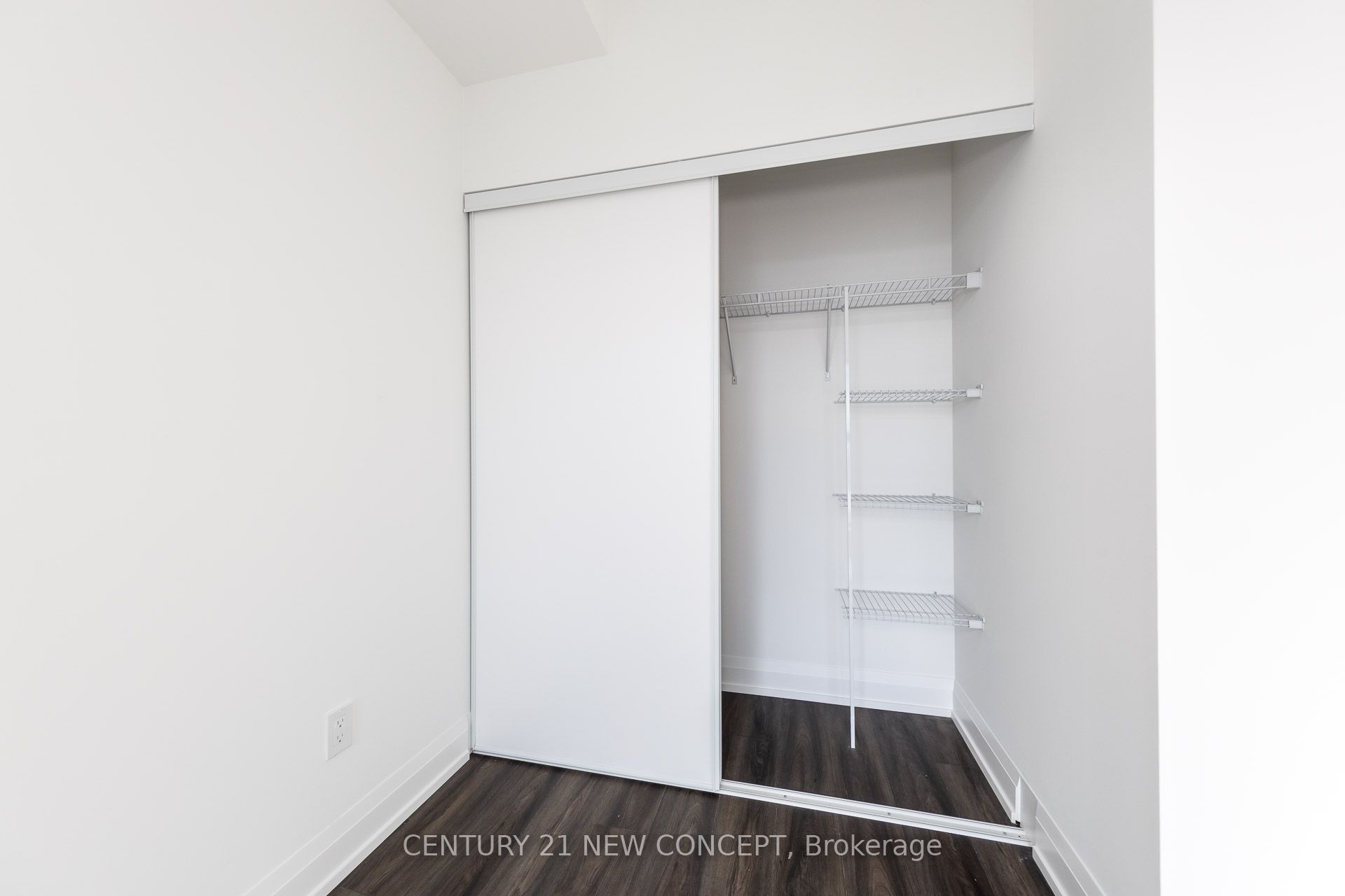 20 Soudan Avenue N 1706 Property Photo 21