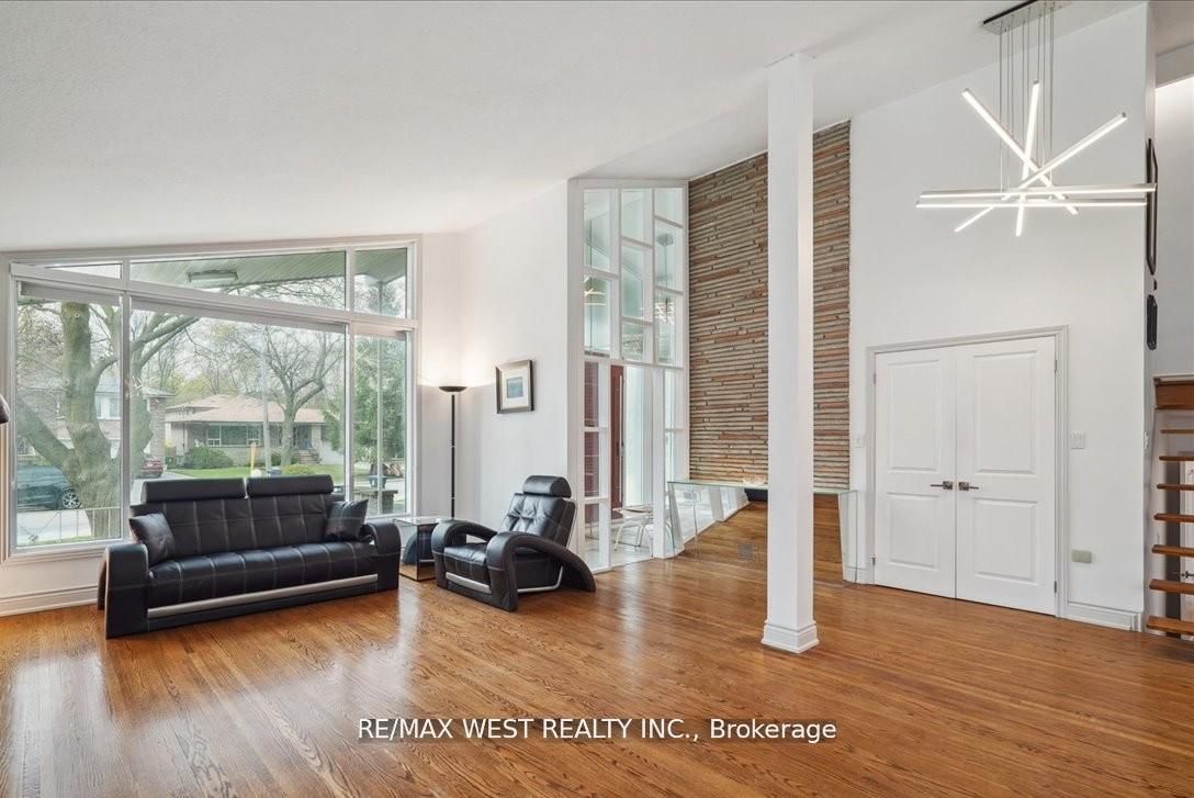 40 Arlstan Drive Property Photo 3