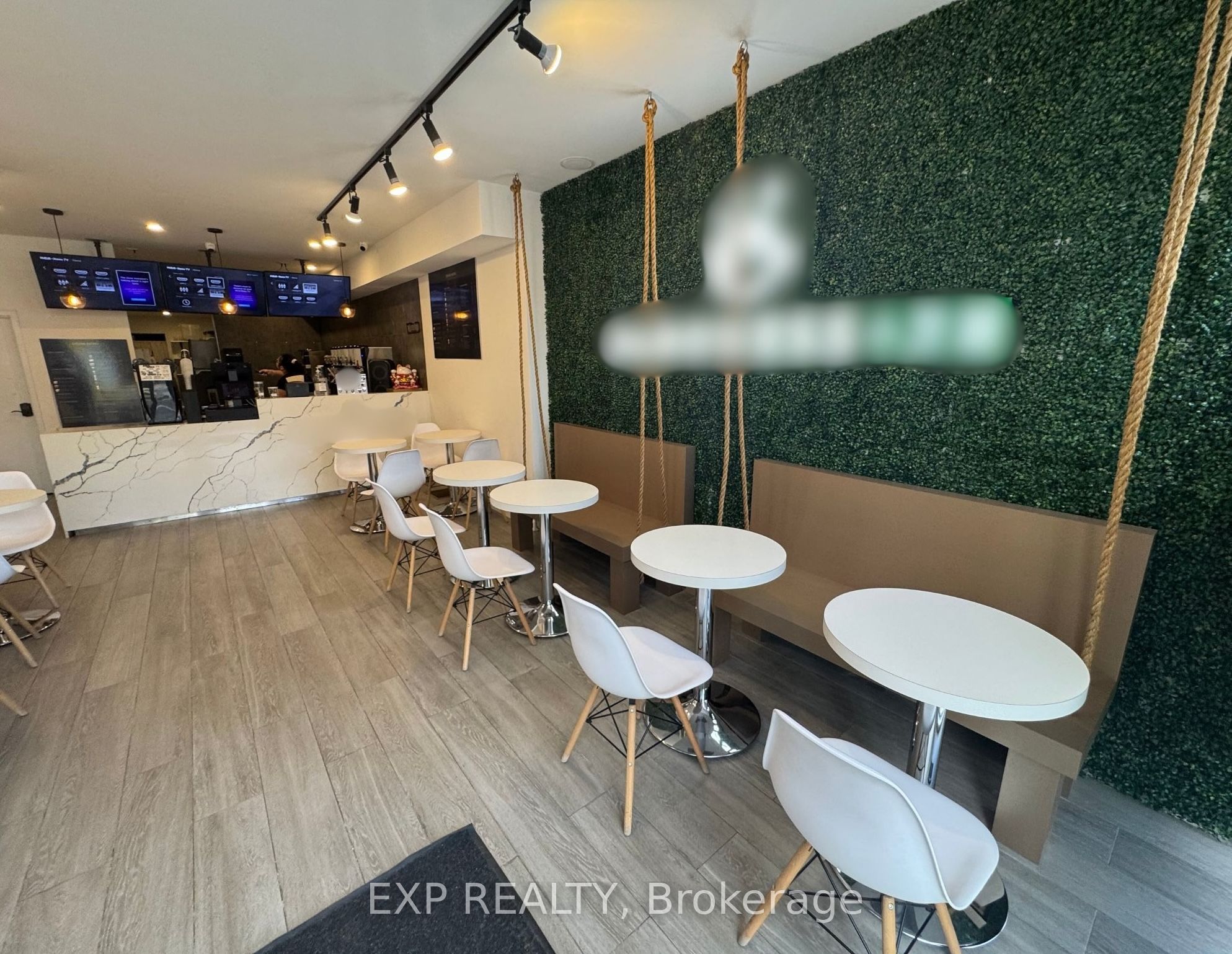 287 College Street Property Photo 5