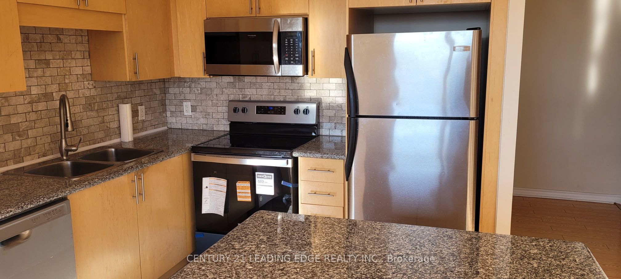 135 Wynford Drive 1803 Property Photo 2