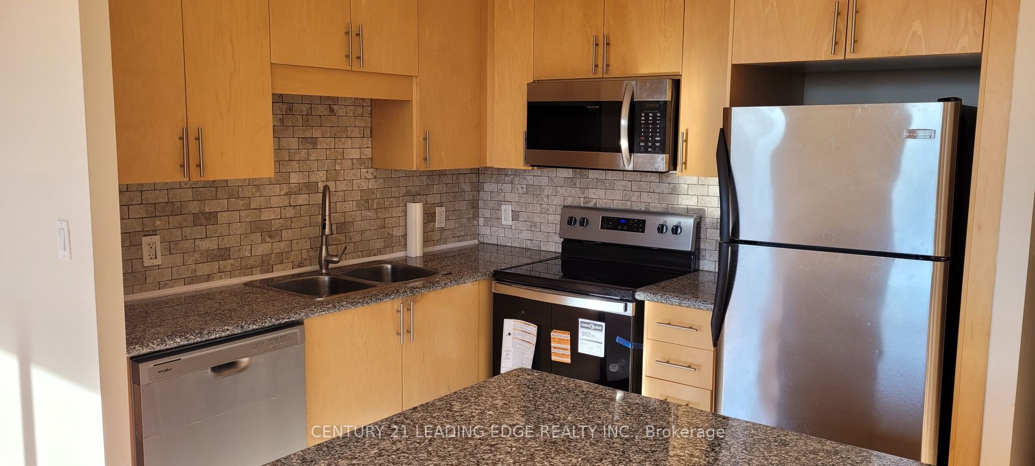 135 Wynford Drive 1803 Property Photo 4