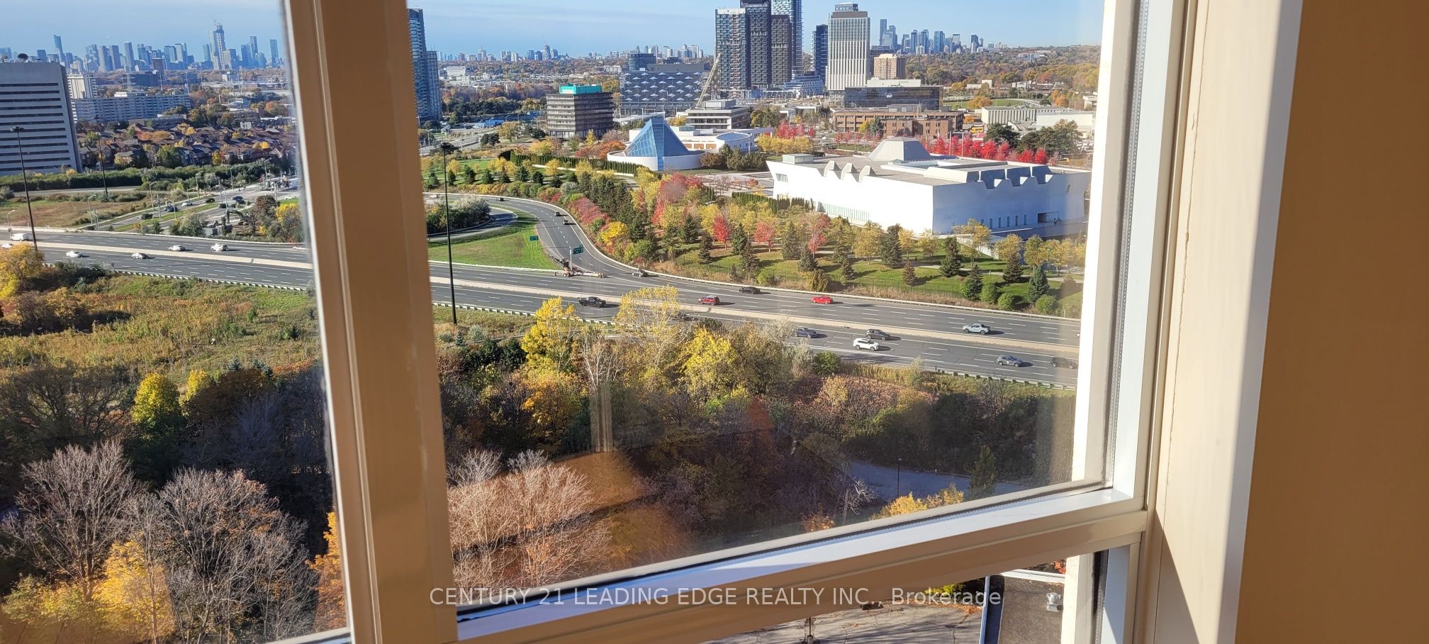 135 Wynford Drive 1803 Property Photo 10