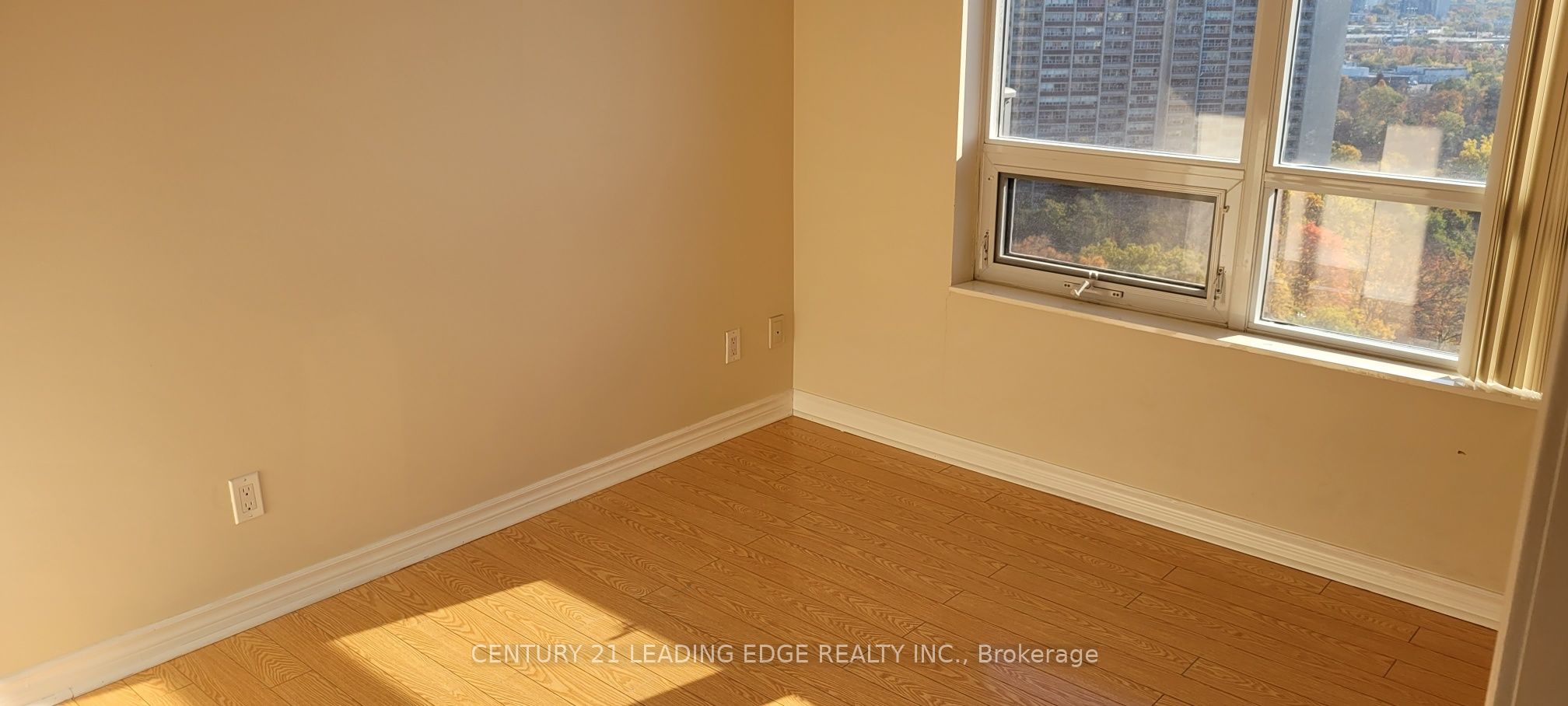 135 Wynford Drive 1803 Property Photo 13