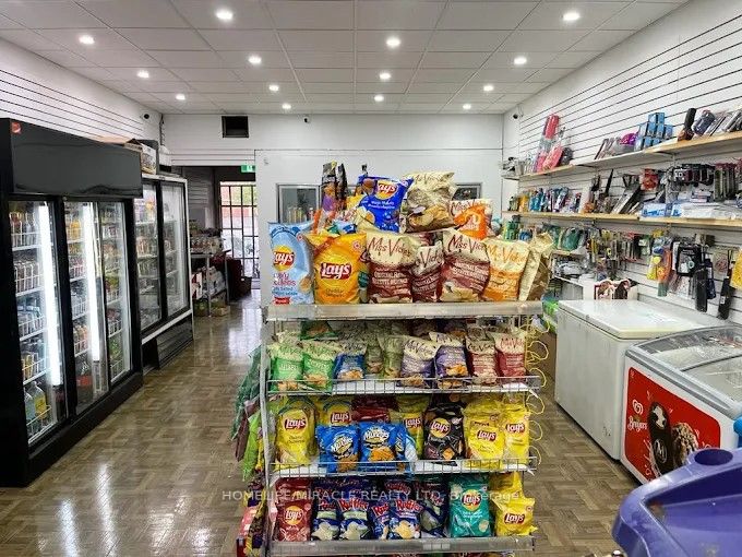 963 Eglinton Avenue W Property Photo 8