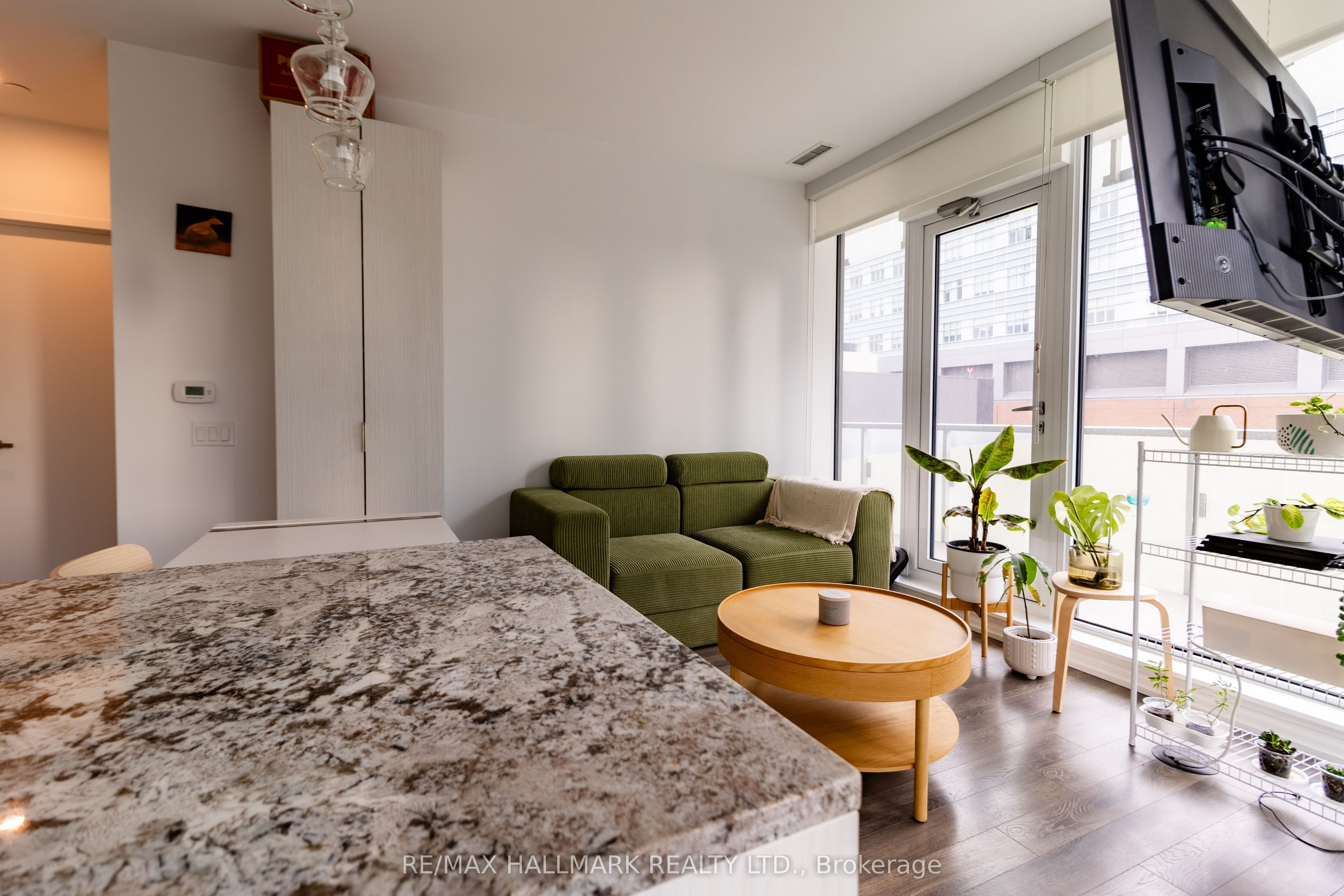 197 Yonge Street 1105 Property Photo 9