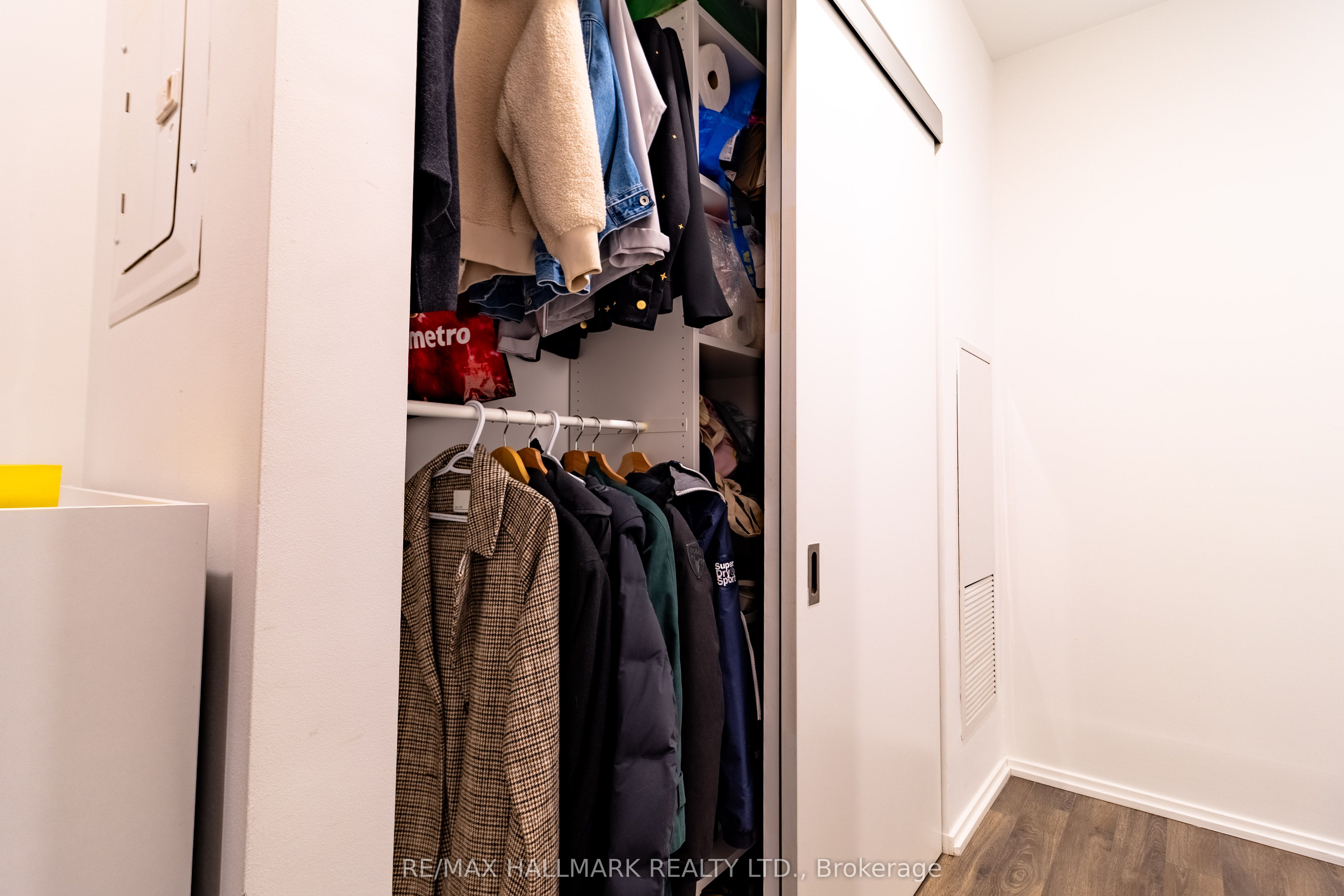 197 Yonge Street 1105 Property Photo 18