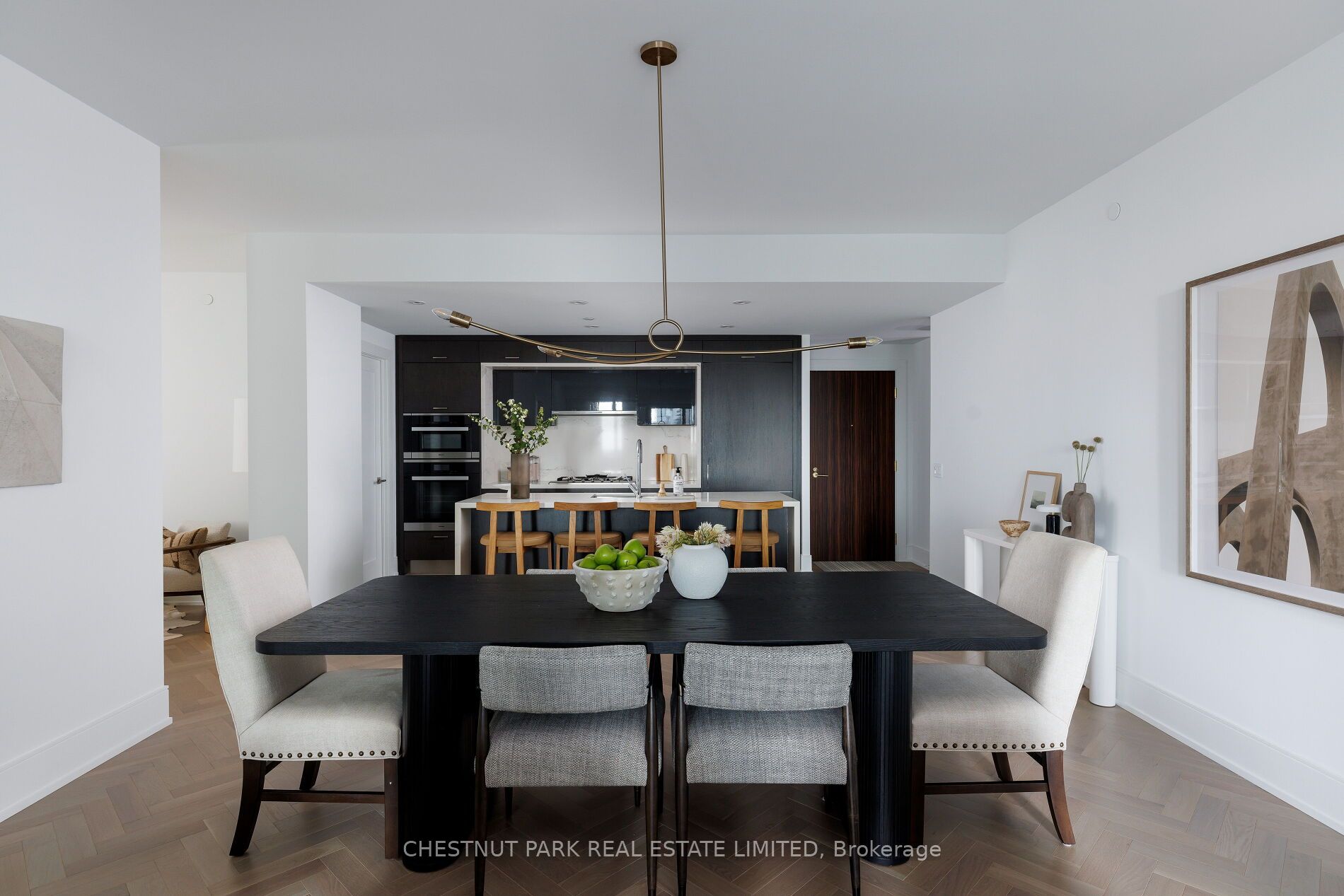 455 Wellington Street W 907 Property Photo 3