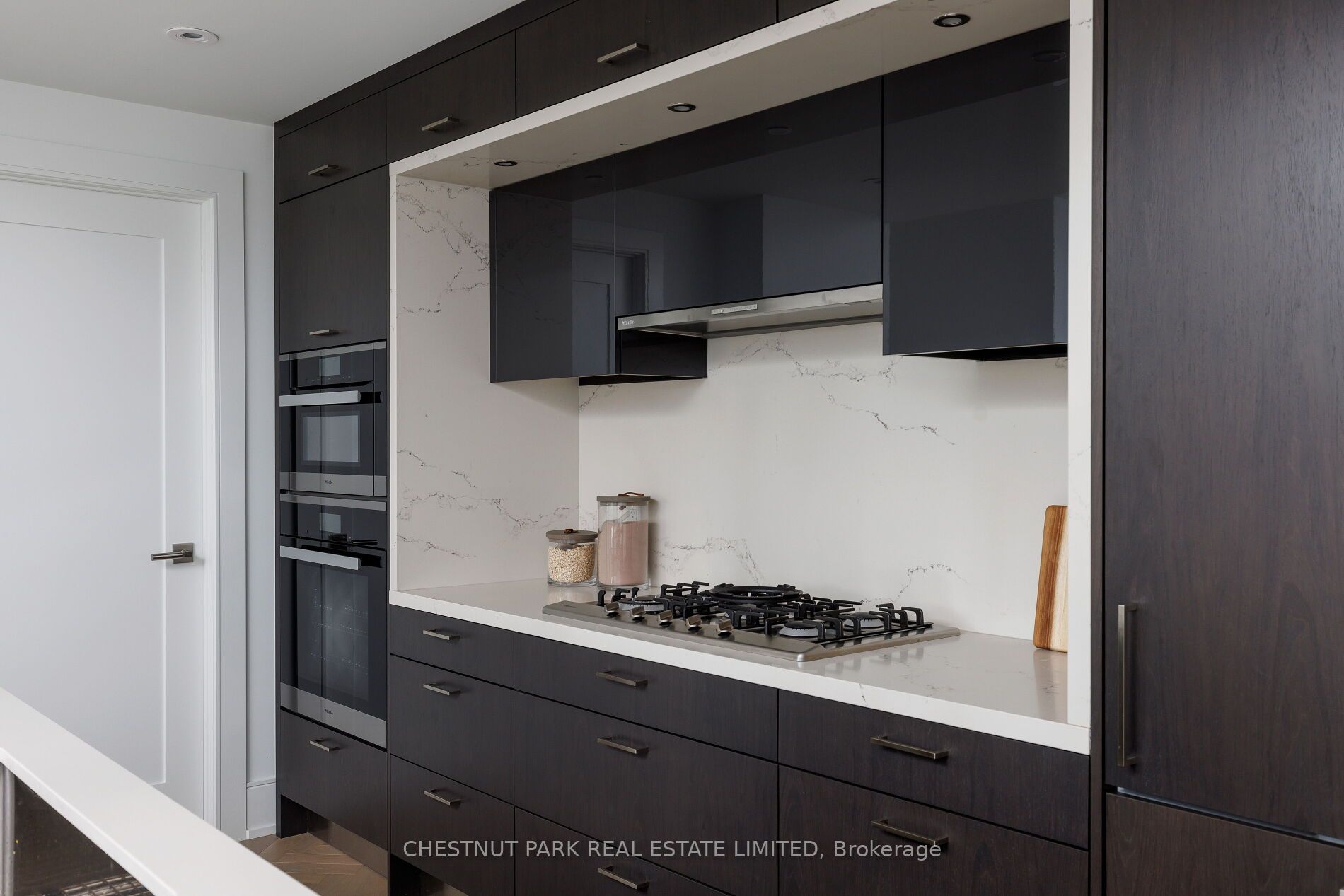 455 Wellington Street W 907 Property Photo 10