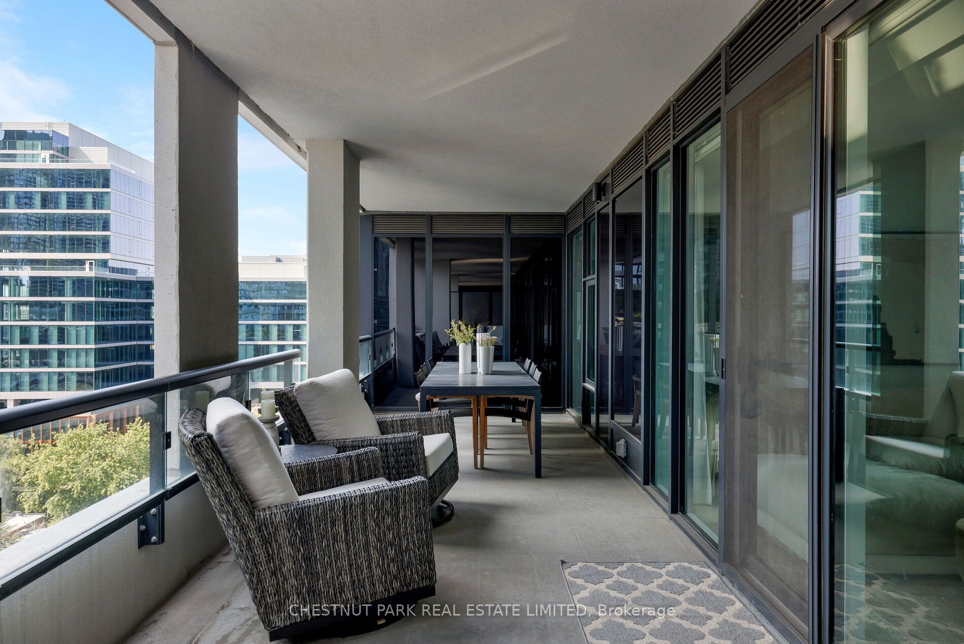 455 Wellington Street W 907 Property Photo 26