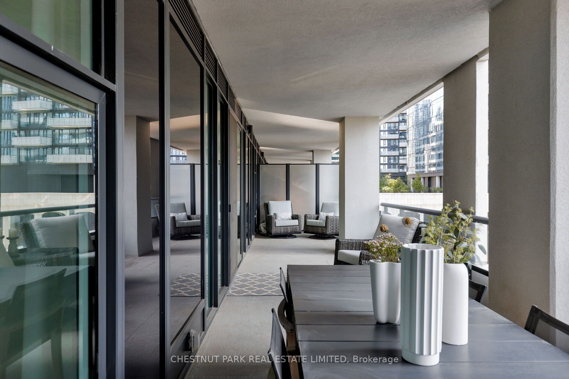 455 Wellington Street W 907 Property Photo 30