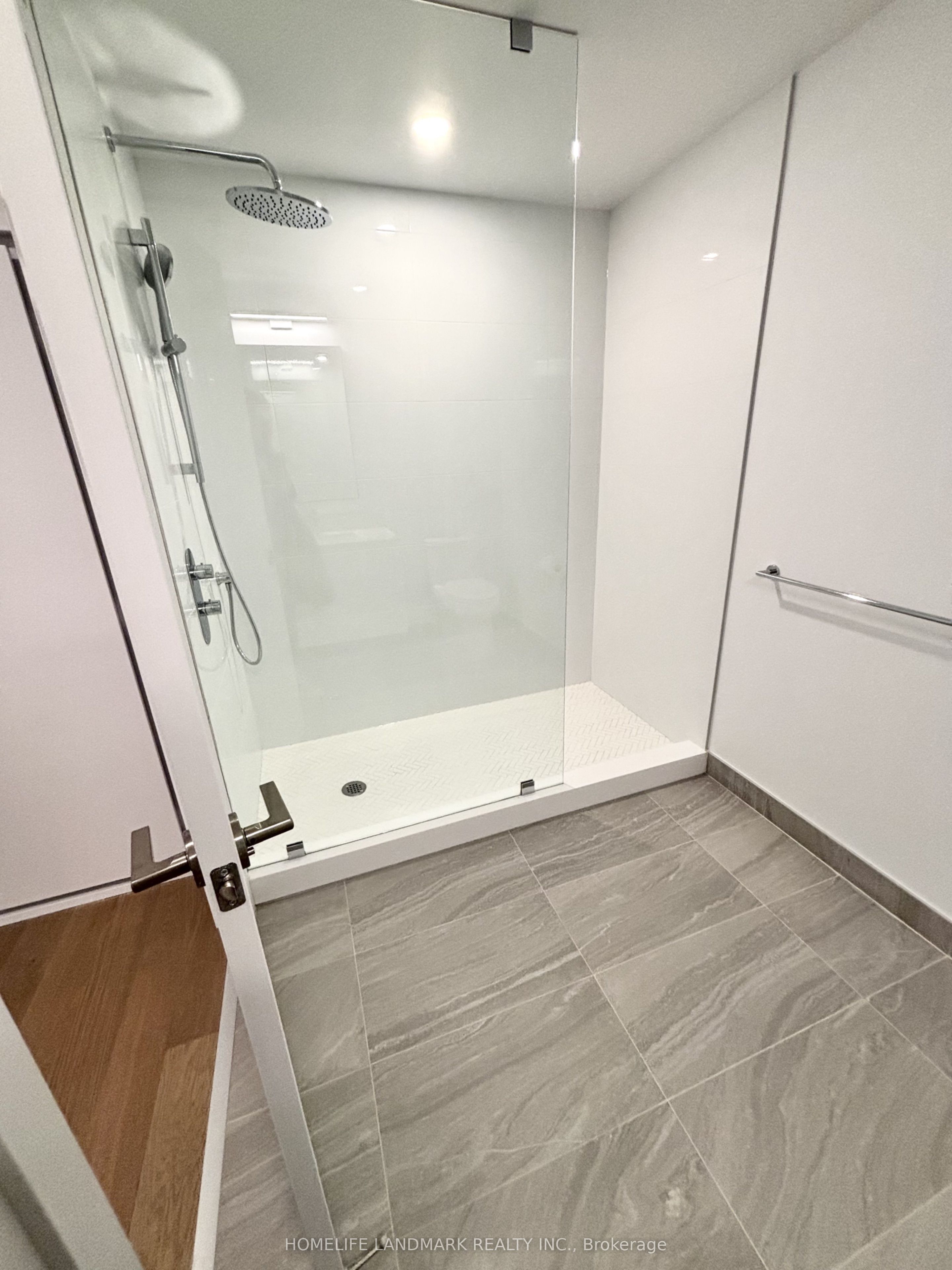 1720 Bayview Avenue 321 Property Photo 7