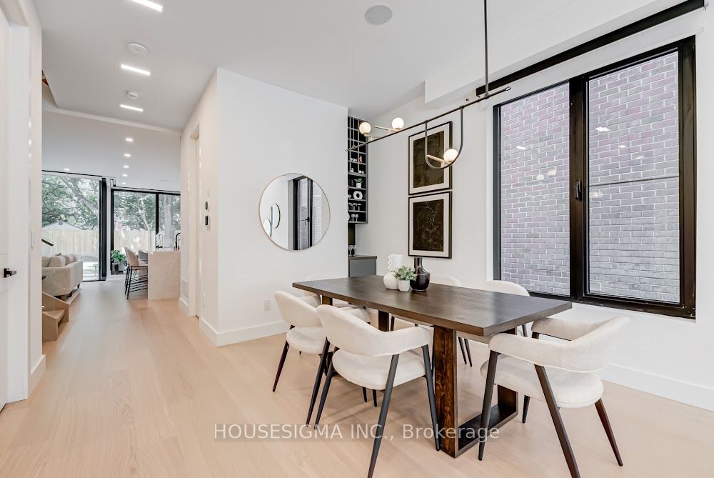 188 Duplex Avenue Property Photo 6