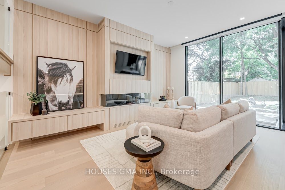 188 Duplex Avenue Property Photo 9