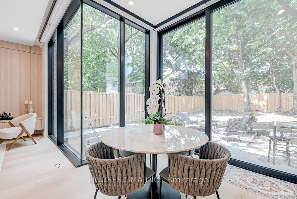 188 Duplex Avenue Property Photo 14