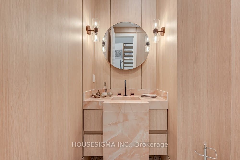 188 Duplex Avenue Property Photo 16