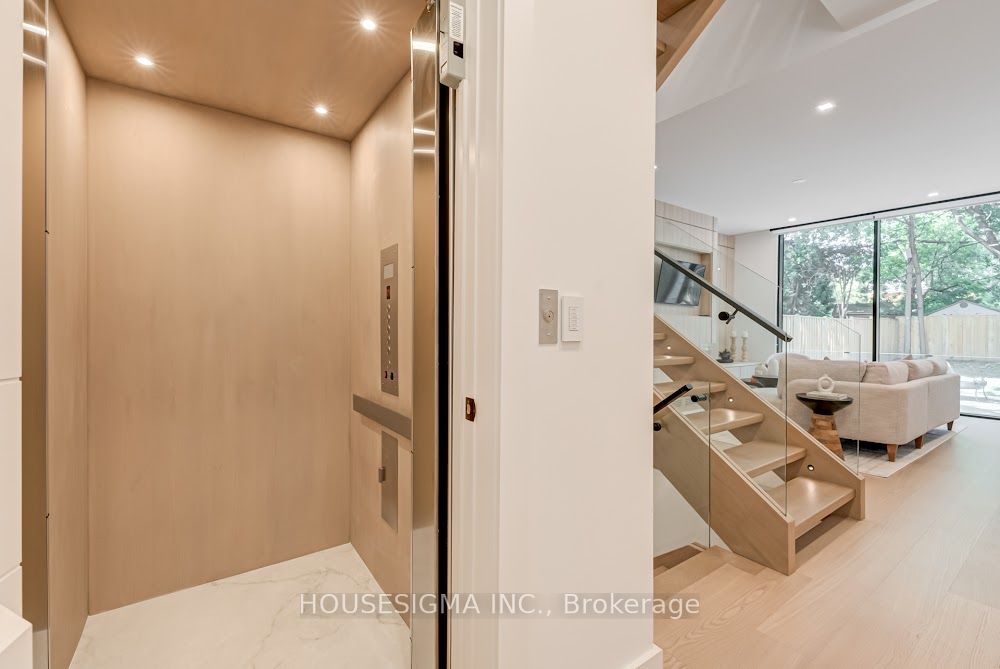 188 Duplex Avenue Property Photo 18