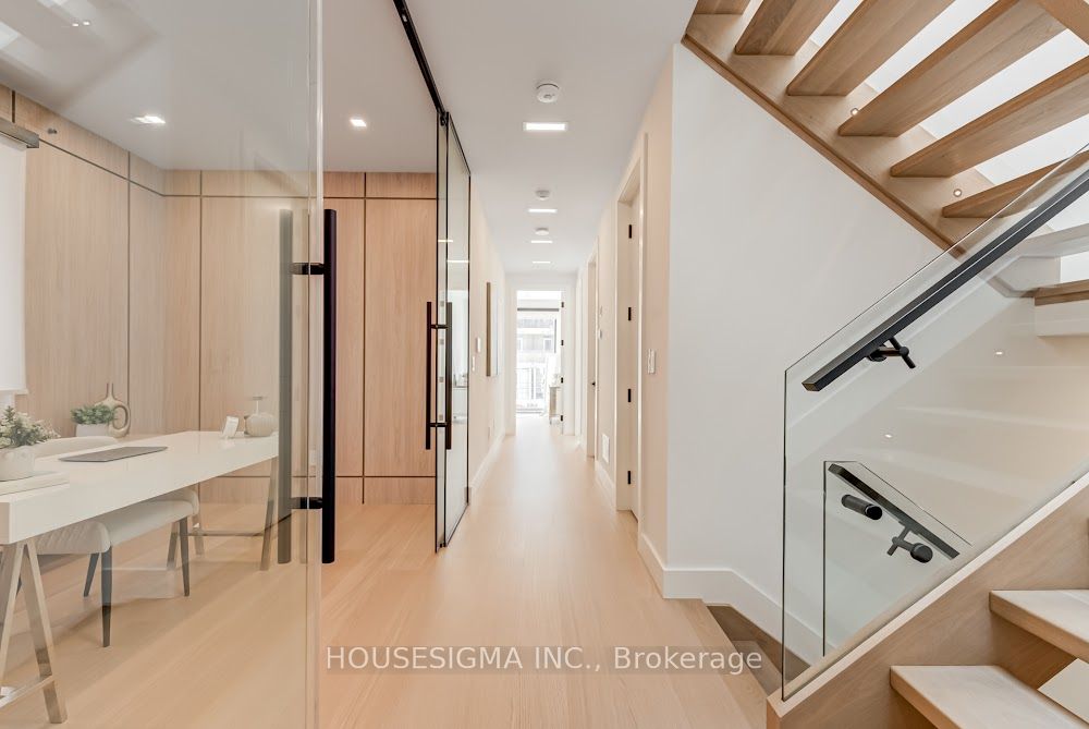 188 Duplex Avenue Property Photo 19