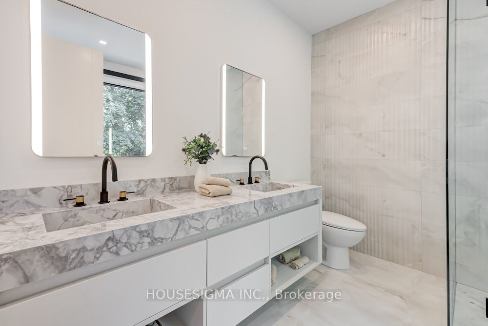 188 Duplex Avenue Property Photo 22