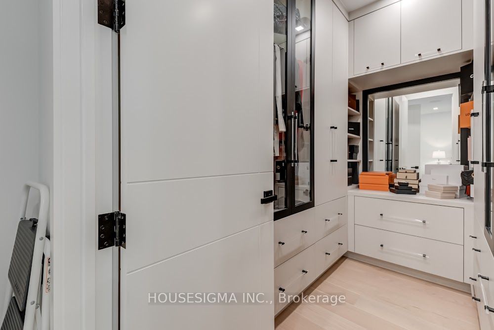 188 Duplex Avenue Property Photo 25