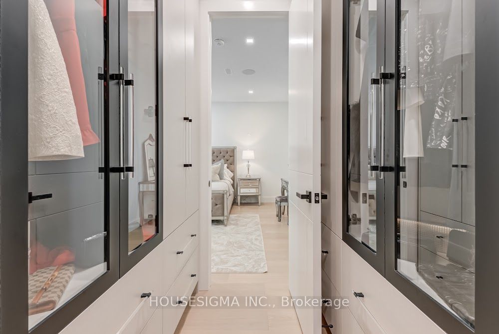 188 Duplex Avenue Property Photo 26