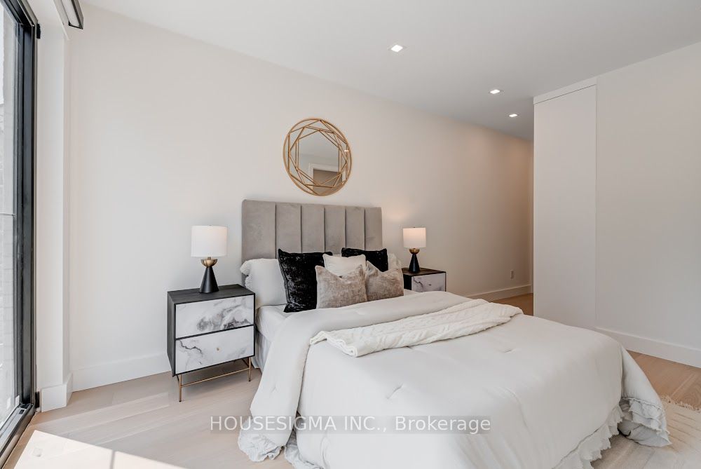 188 Duplex Avenue Property Photo 28