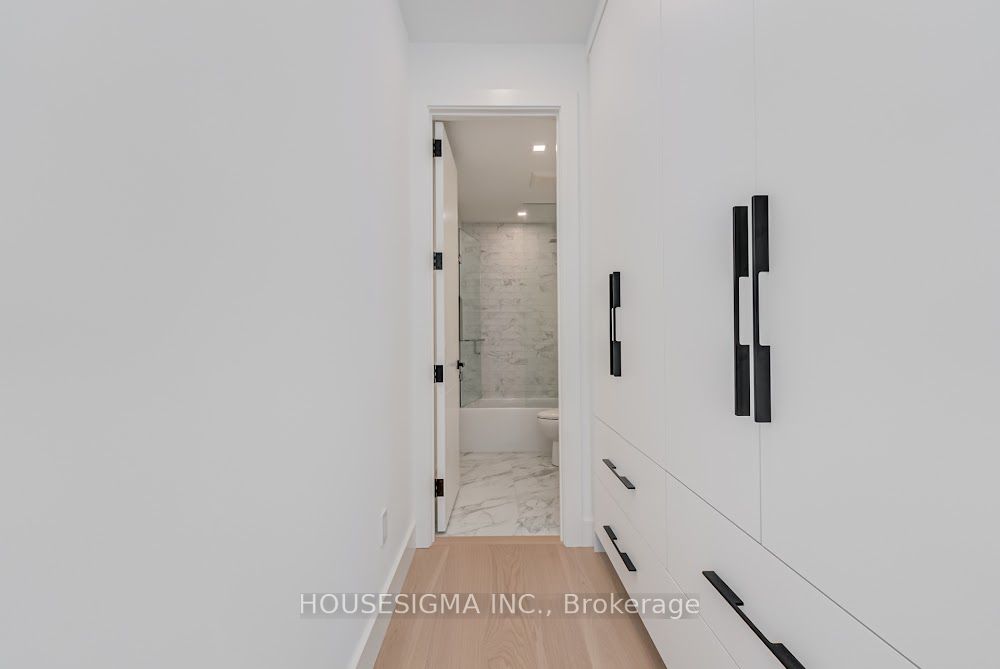 188 Duplex Avenue Property Photo 29