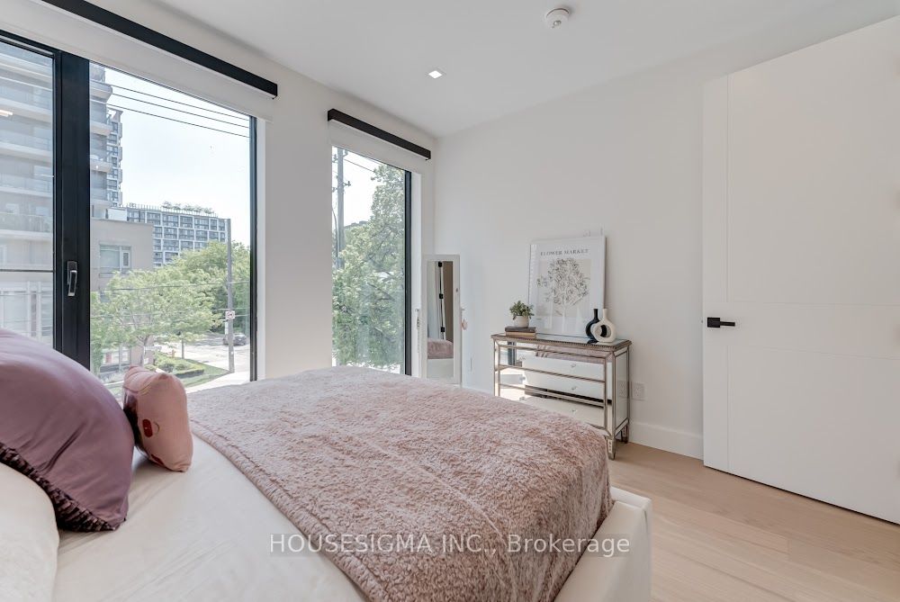 188 Duplex Avenue Property Photo 32