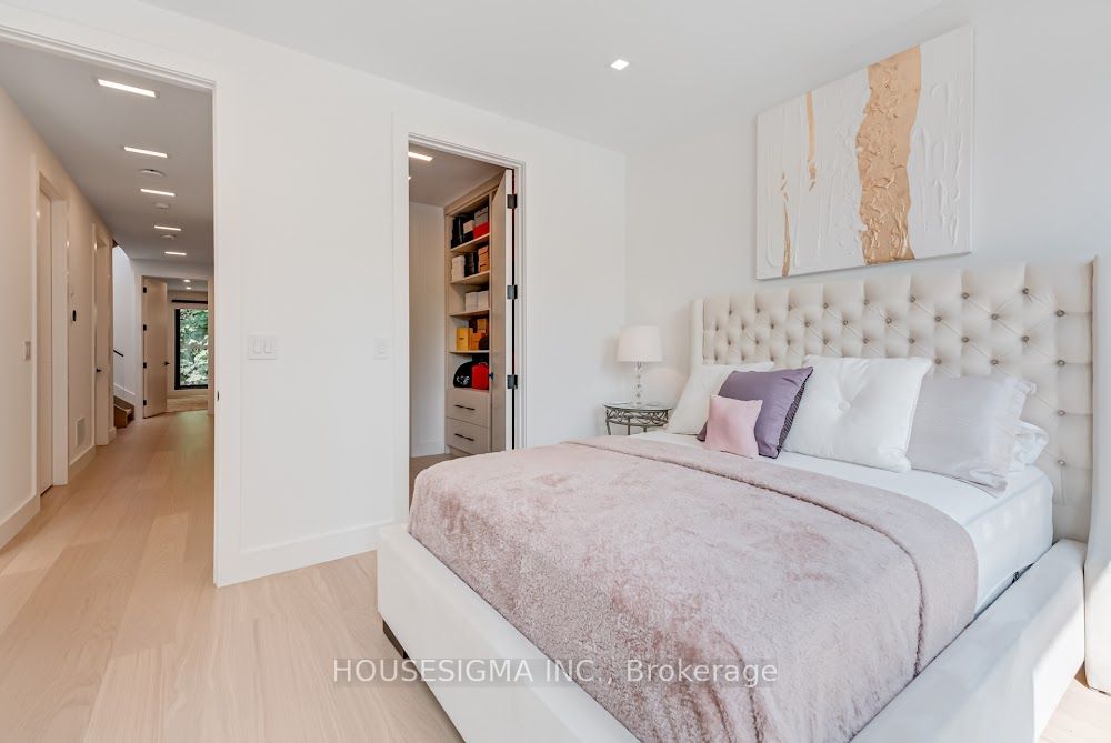 188 Duplex Avenue Property Photo 33