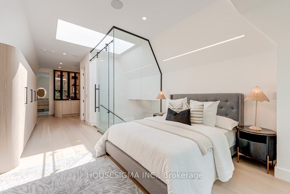 188 Duplex Avenue Property Photo 36