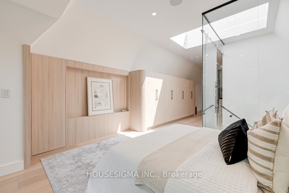 188 Duplex Avenue Property Photo 37