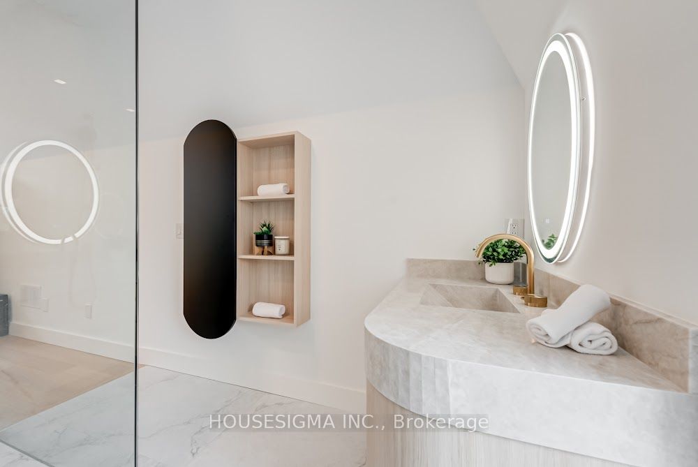 188 Duplex Avenue Property Photo 39