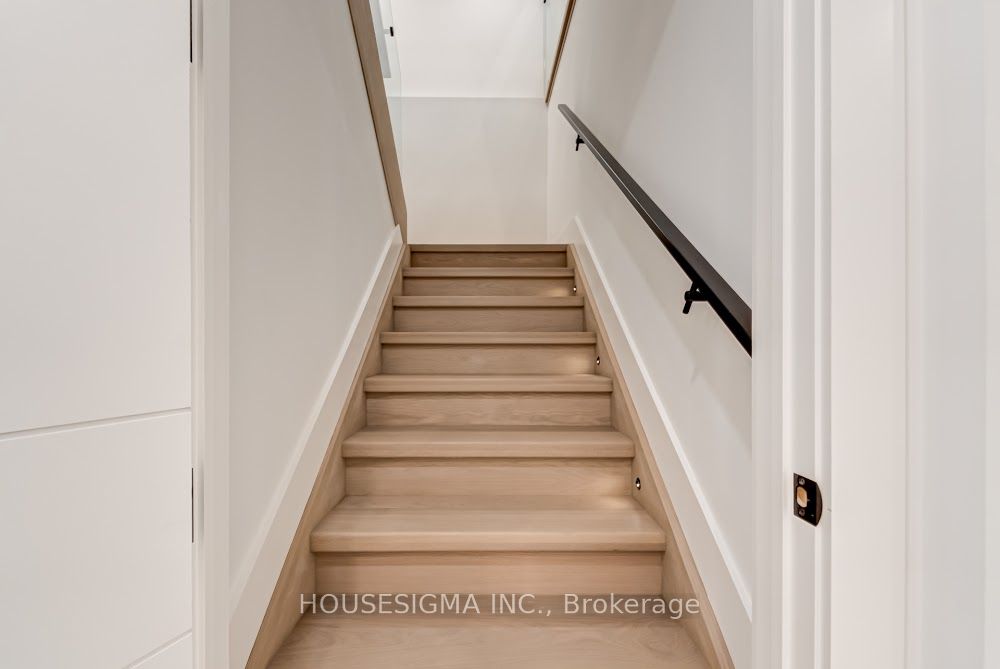 188 Duplex Avenue Property Photo 42