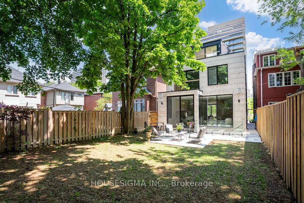 188 Duplex Avenue Property Photo 47