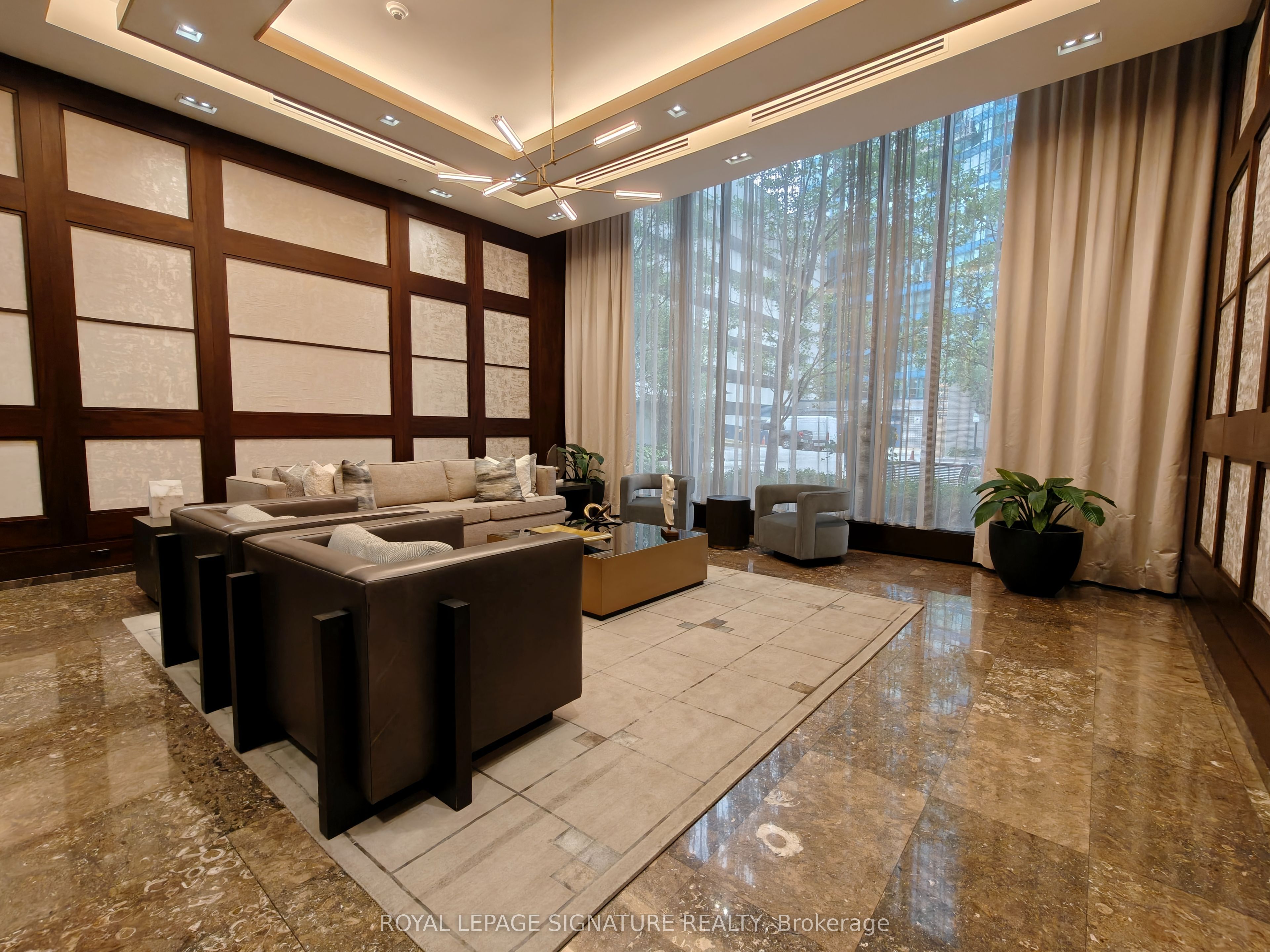 55 Harbour Square 512 Property Photo 4