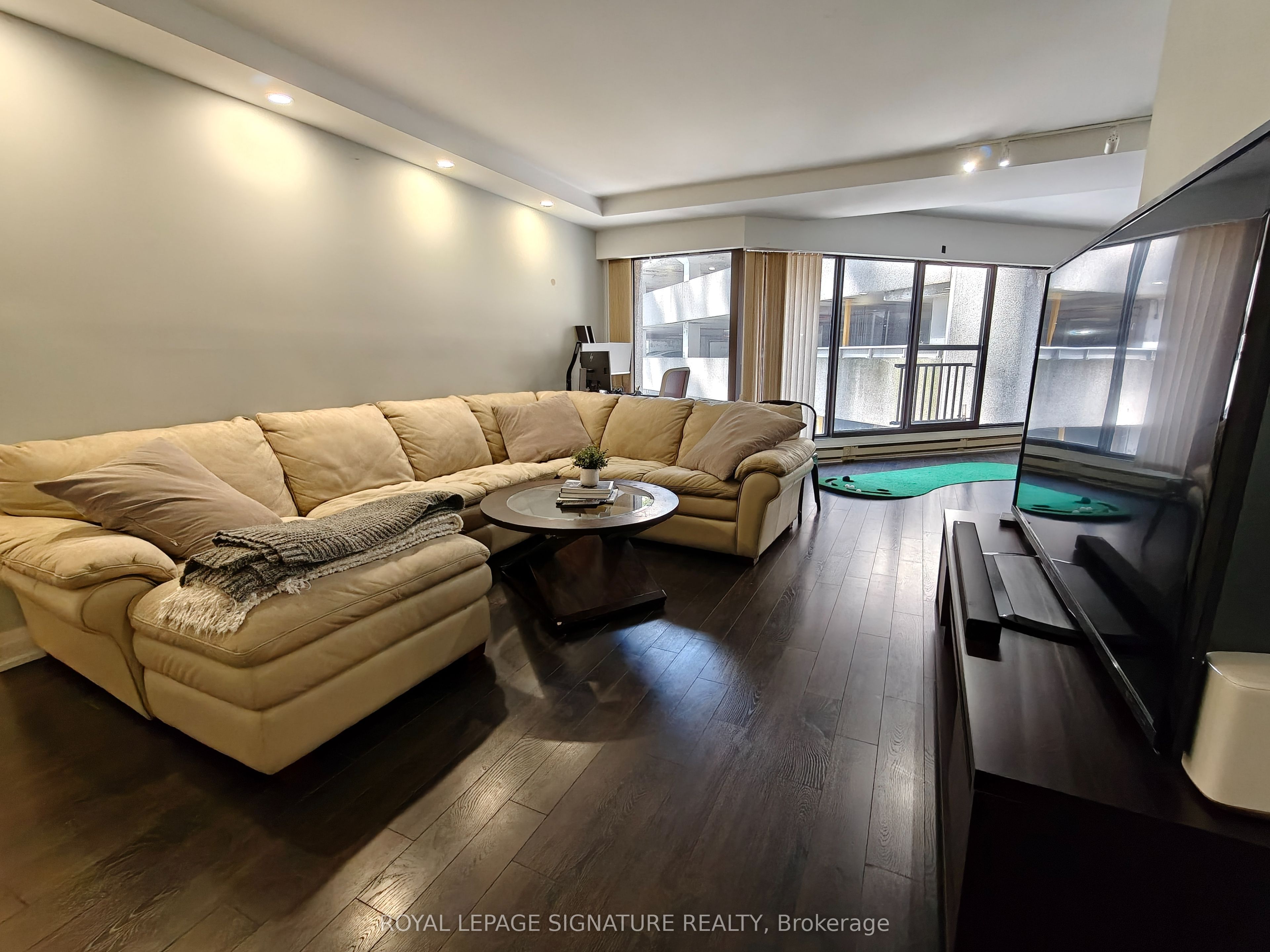 55 Harbour Square 512 Property Photo 7