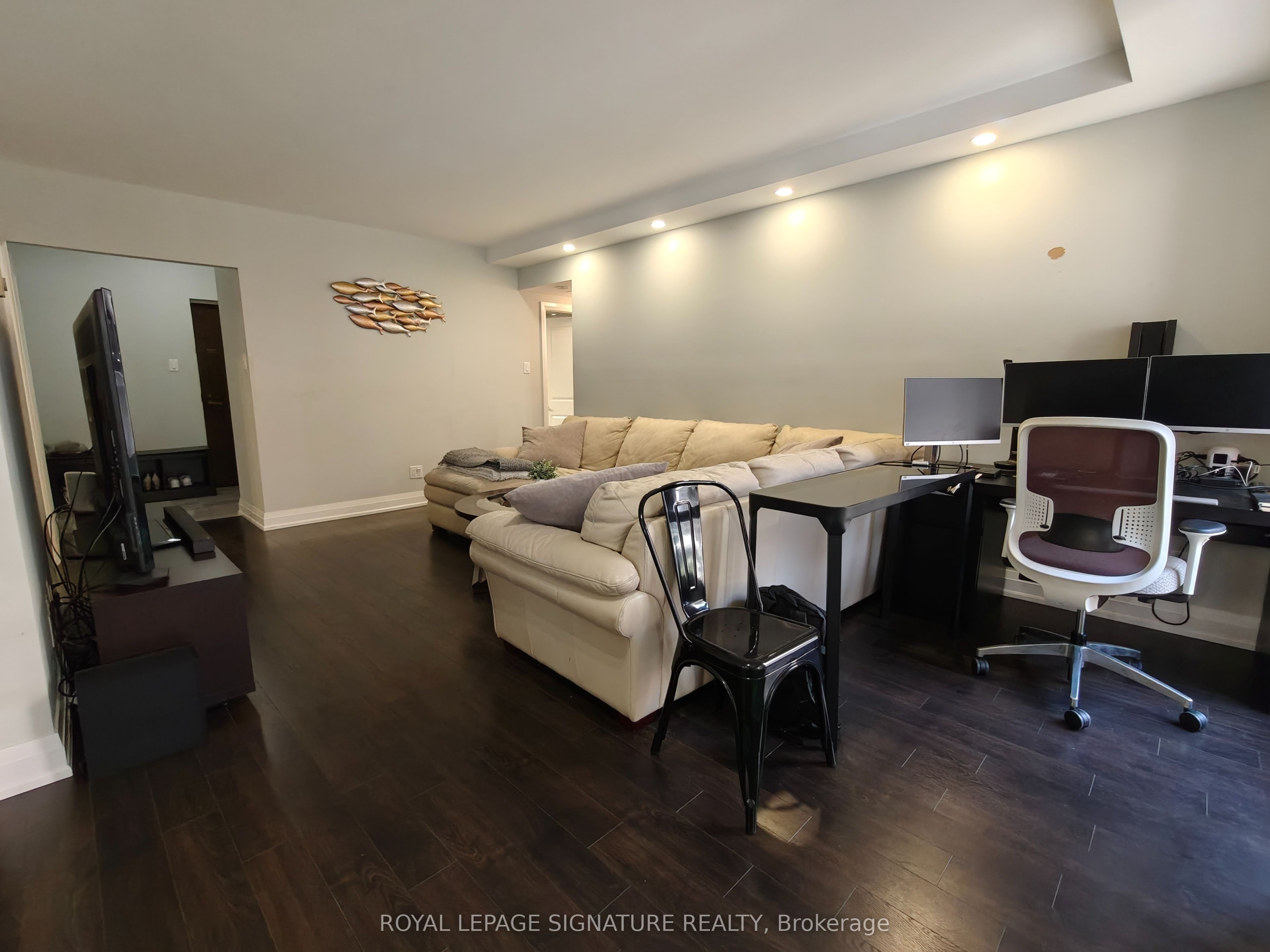 55 Harbour Square 512 Property Photo 9