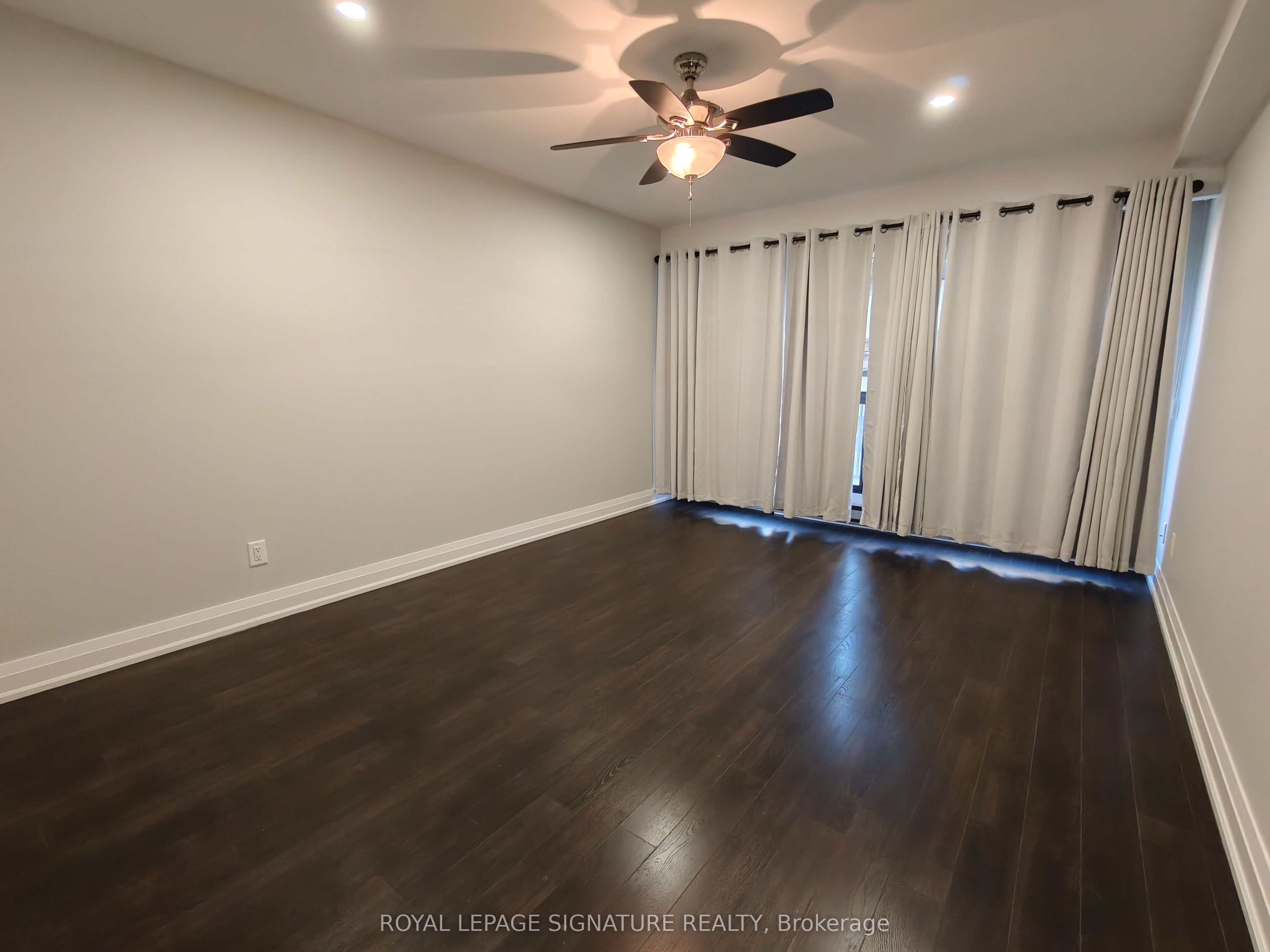 55 Harbour Square 512 Property Photo 20