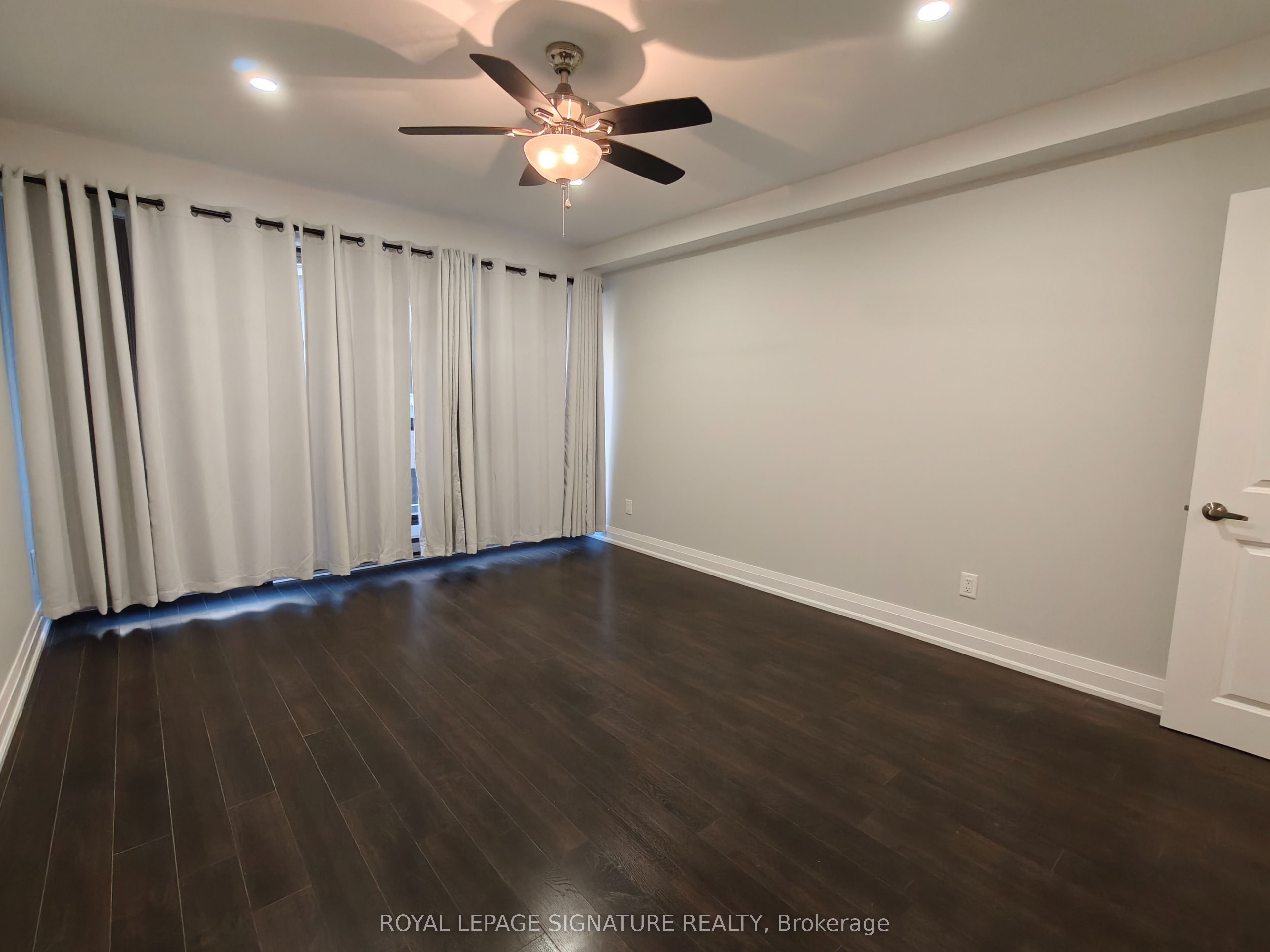 55 Harbour Square 512 Property Photo 23