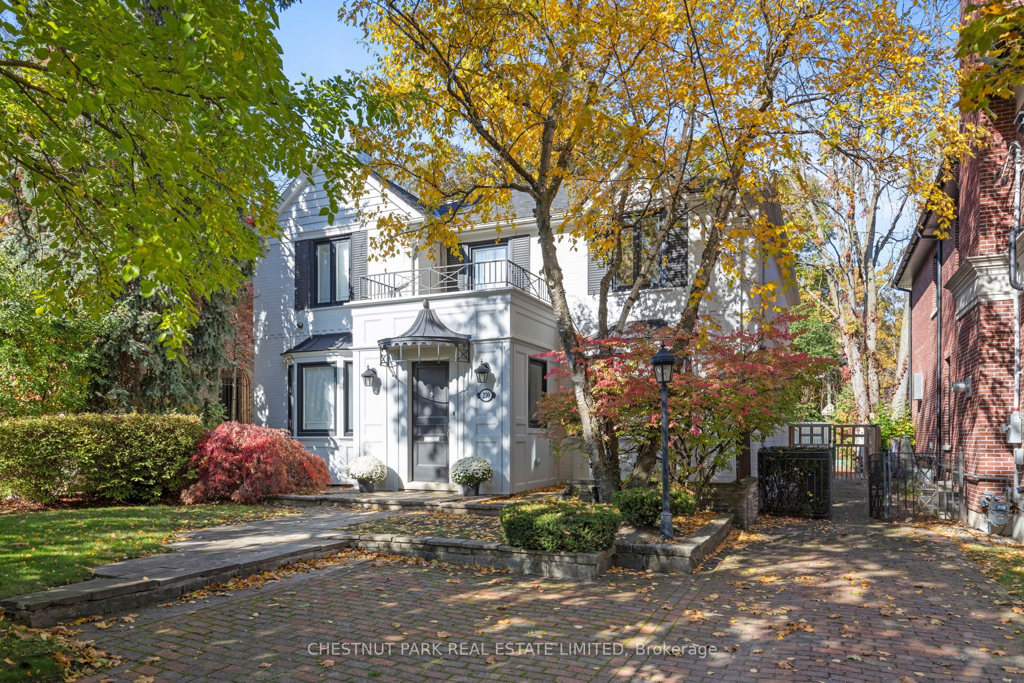 230 Strathallan Wood Property Photo 1