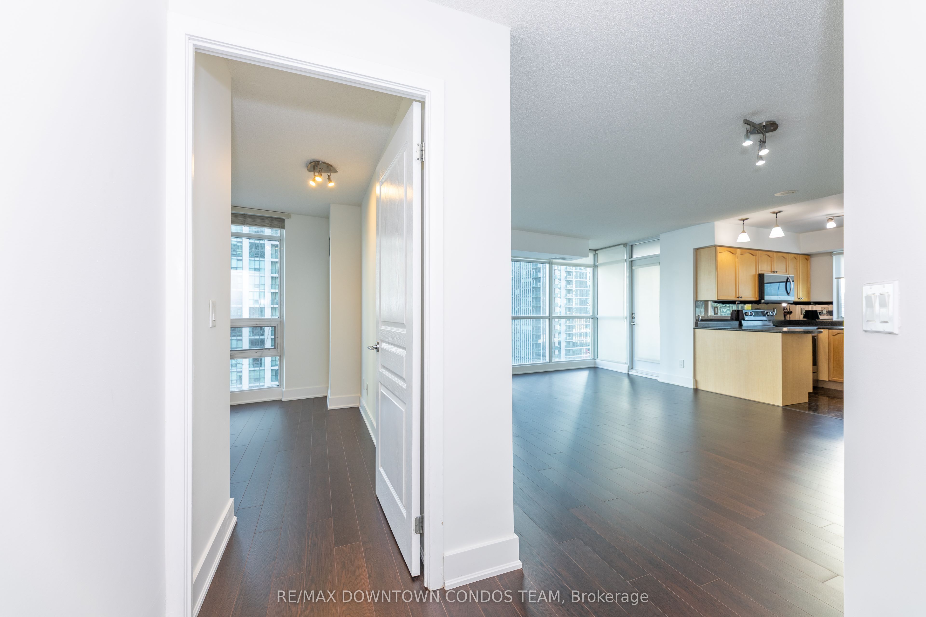 18 Yonge Street 1712 Property Photo 15